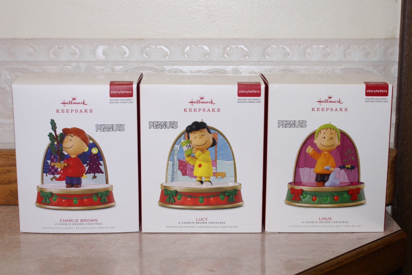 Hallmark 2018 Peanuts Storytellers, Charlie Brown, Lucy & Linus Ornaments Lights