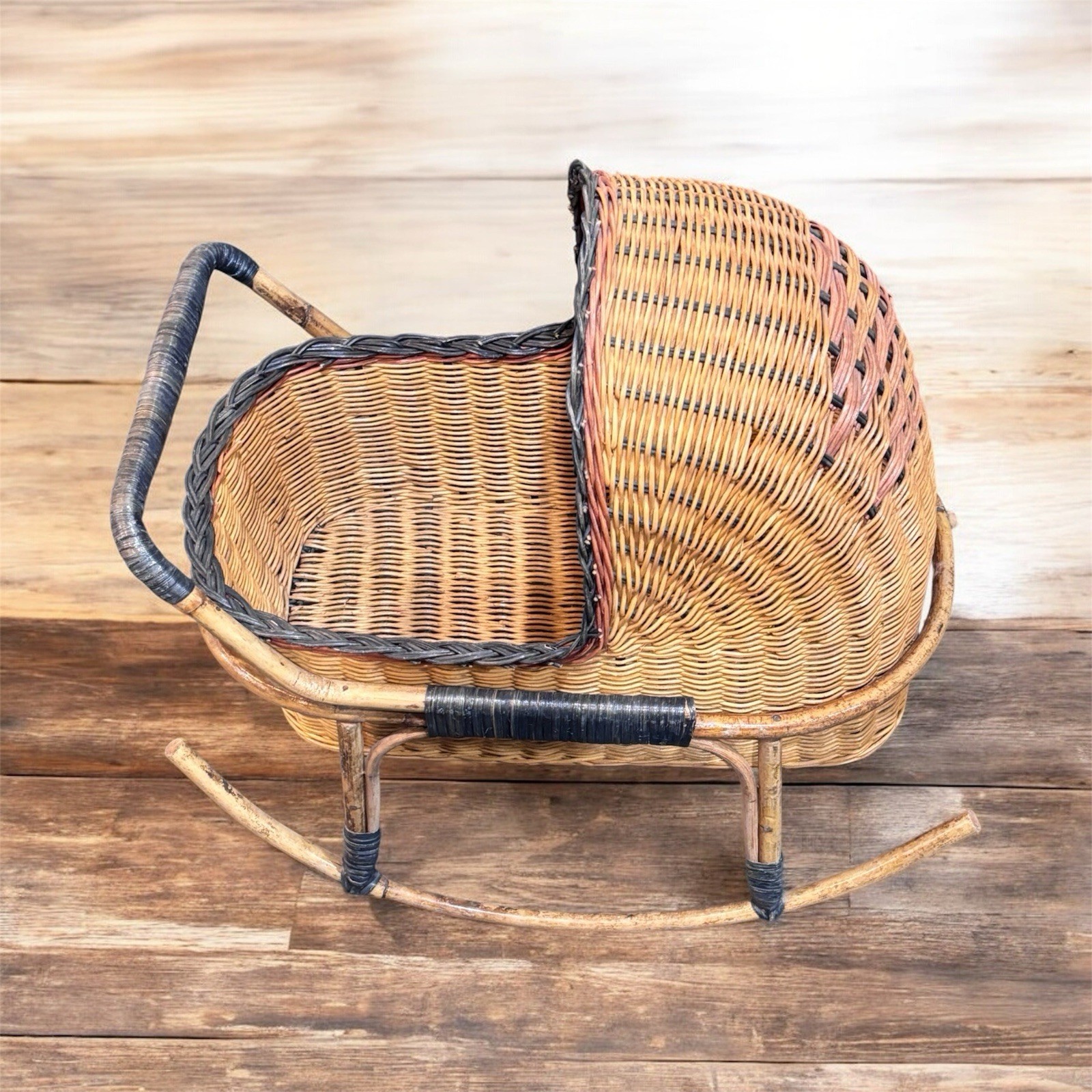 Vintage | Mid-Century | Nursery Furniture | Baby Cradle | Bassinet | Rocker EUC