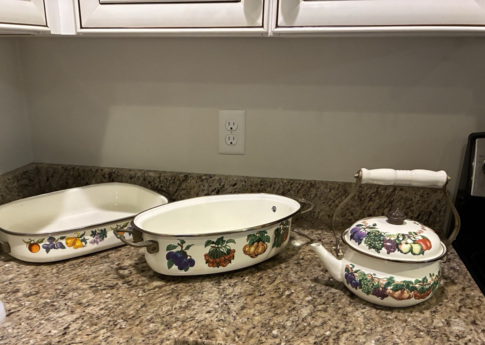 Vintage 4 pc set Tabletops Unlimited “Kensington Garden” RARE Cookware Vintage 4 pc set Tabletops Unlimited “Kensington Garden” RARE Cookware