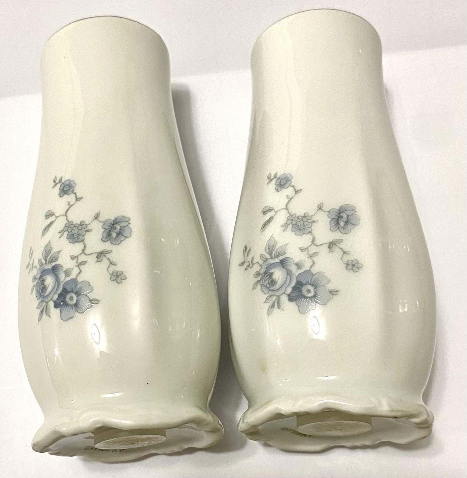 Johann Haviland Bavaria Germany Blue Garland Porcelain Salt & Pepper Shaker Set Johann Haviland Bavaria Germany Blue Garland Porcelain Salt & Pepper Shaker Set