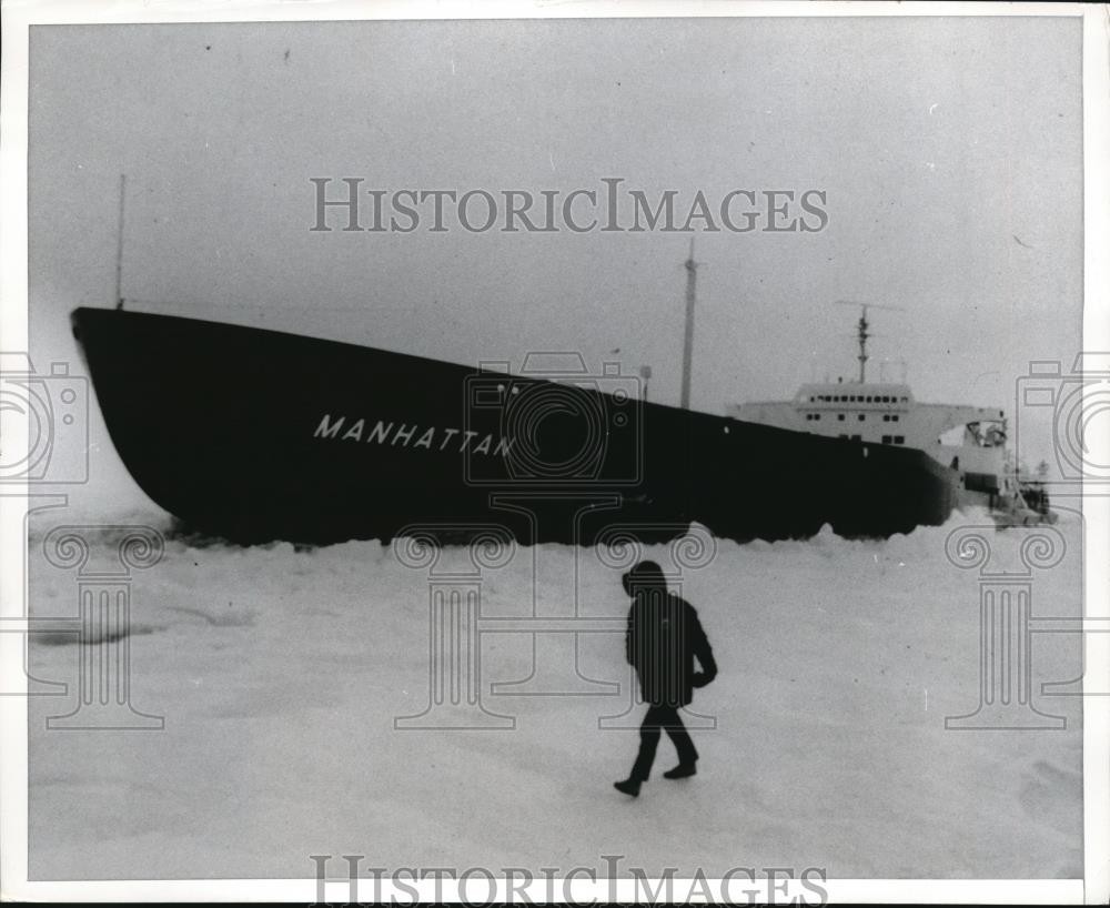 1969 Press Photo The giant oil tanker, SS Manhattan 1969 Press Photo The giant oil tanker, SS Manhattan