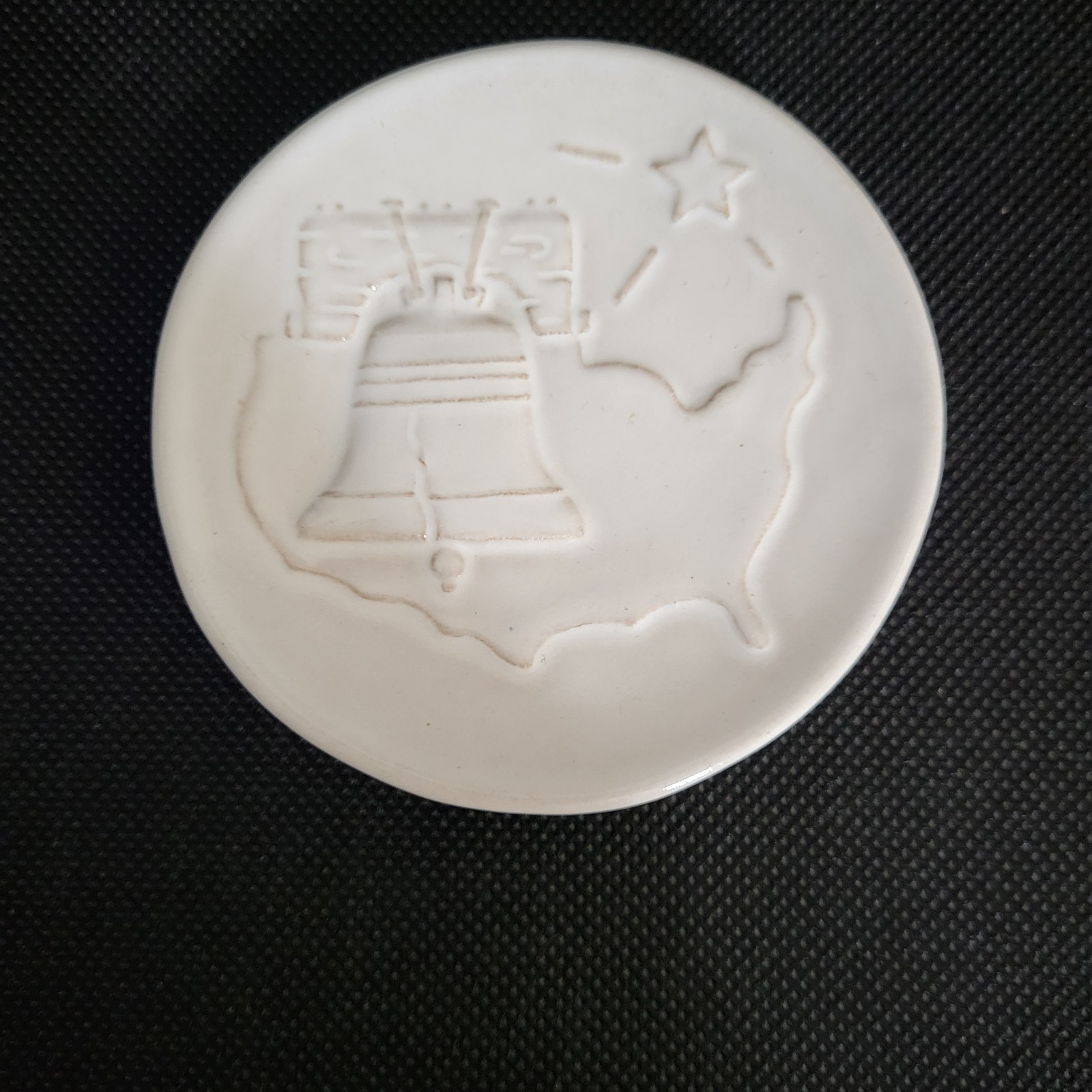 Frankoma Pottery 1976 White Christmas Plate 3