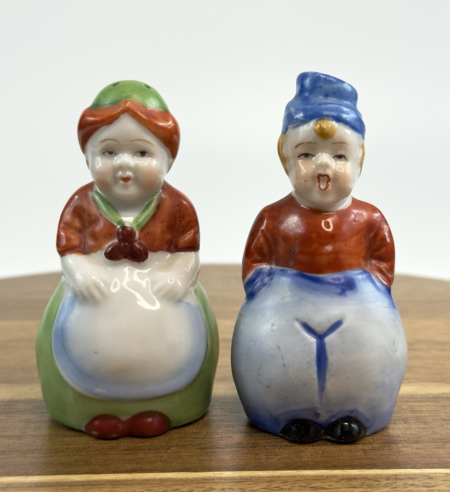 VINTAGE Dutch Boy & Girl Salt & Pepper Shakers Occupied Japan
