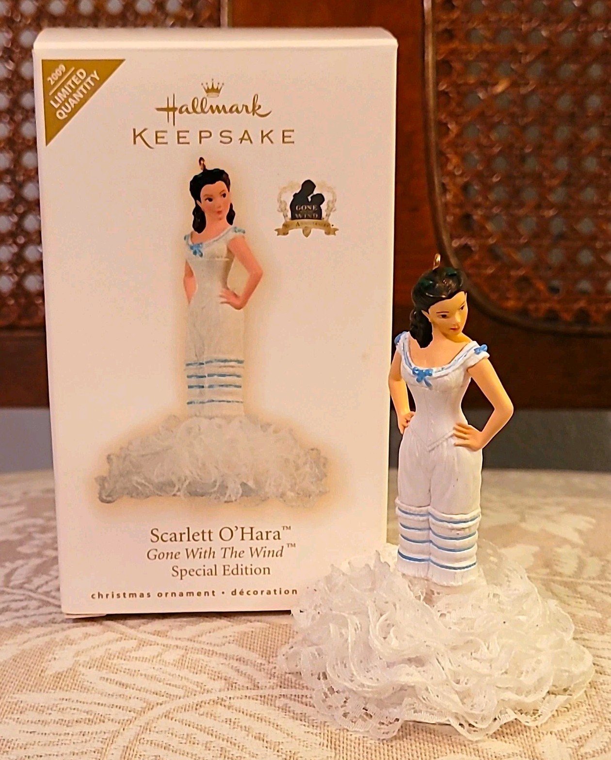 Hallmark Keepsake Gone with the Wind Scarlett O'Hara 2009 Hanging Ornament MINT Hallmark Keepsake Gone with the Wind Scarlett O'Hara 2009 Hanging Ornament MINT