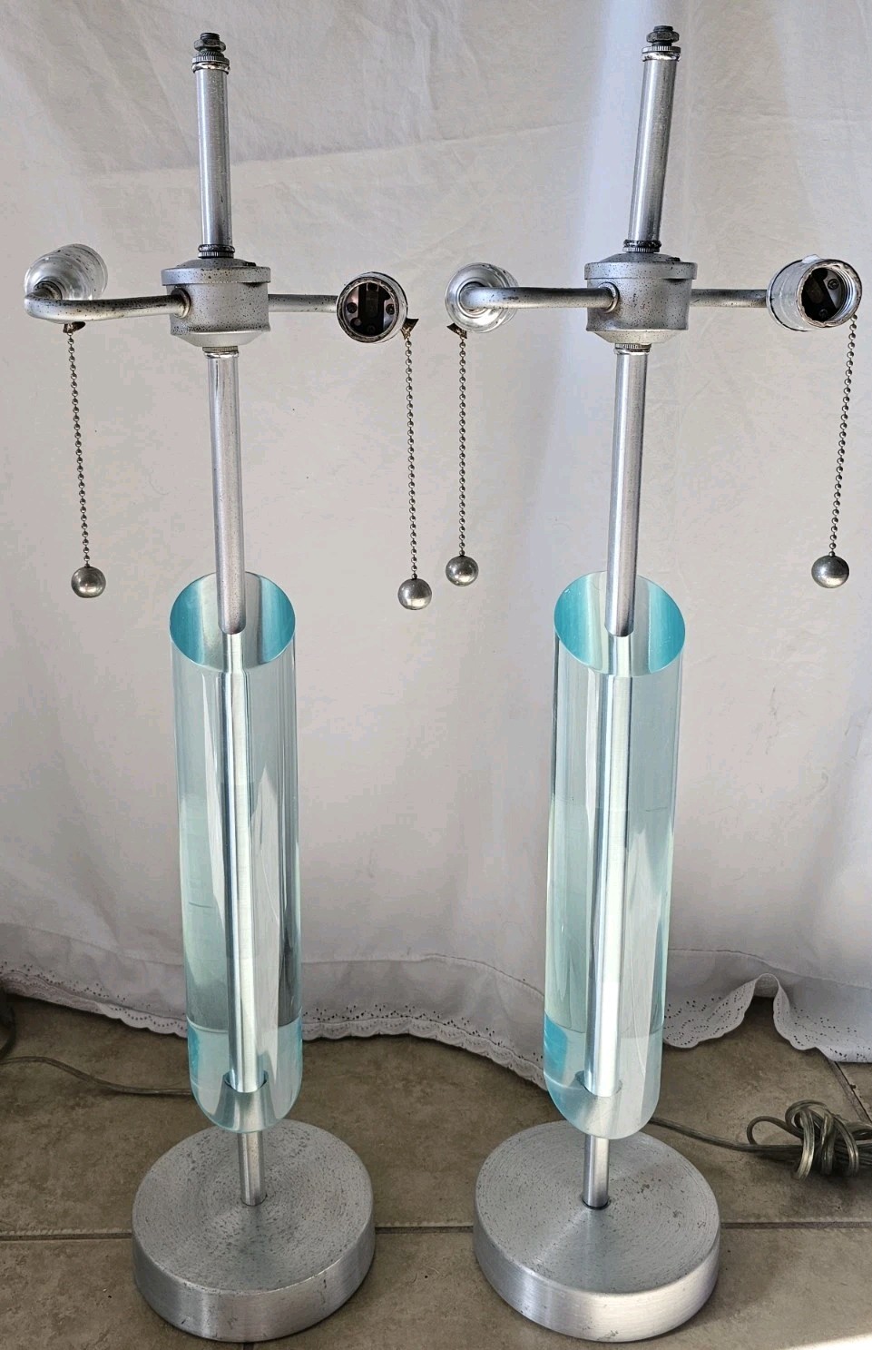 Pair Vintage Mid Century Modern Tubular Acrylic Lucite Chrome Table Lamp 28 Pair Vintage Mid Century Modern Tubular Acrylic Lucite Chrome Table Lamp 28