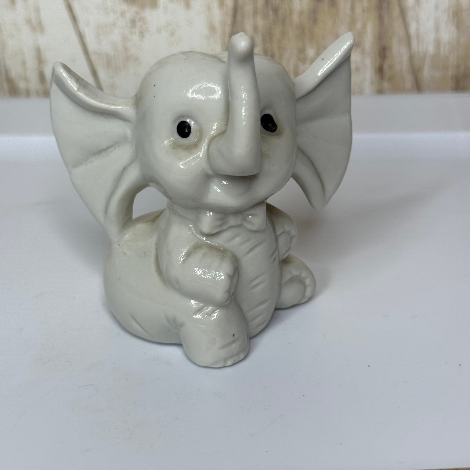 Vintage Edsin Japan Ceramic Elephant Figurine Bow Tie Shelf Decor Vintage Edsin Japan Ceramic Elephant Figurine Bow Tie Shelf Decor