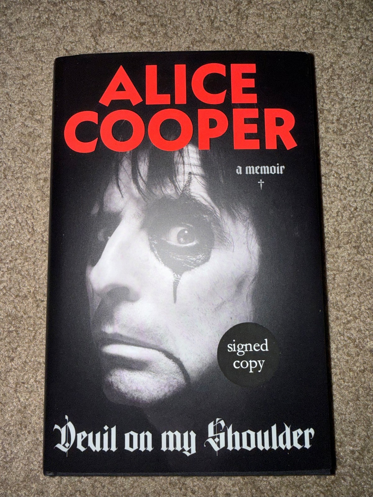 Alice Cooper Devil on my shoulder signed book