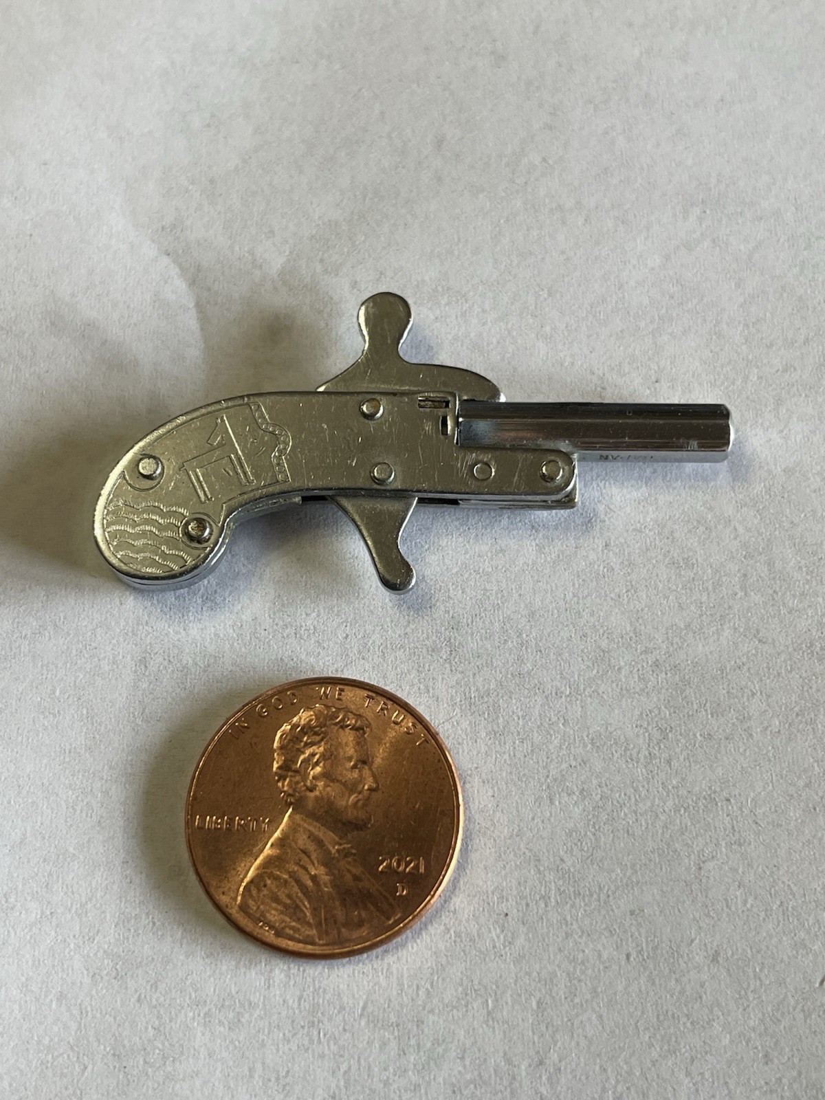 Vtg 1950’s Japan  Miniature Pistol Collectible Toy Gun Moving Parts.