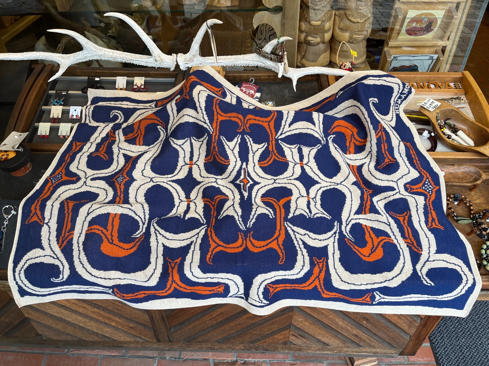 Ainu Traditional Pattern Blanket – Soft Touch – Made in Japan Unused – 68×102cm