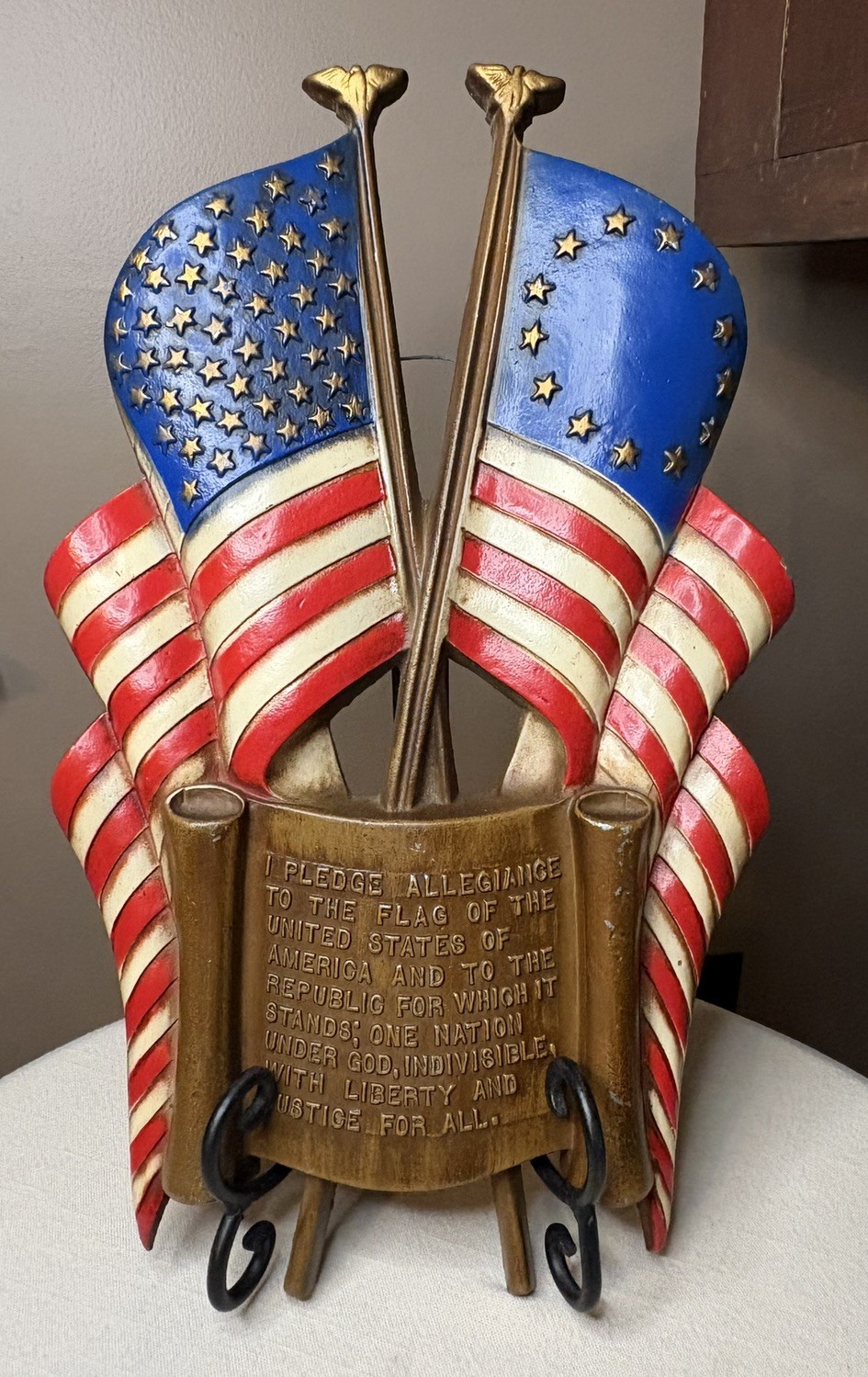 VINTAGE SEXTON USA Metal Pledge of Allegiance Wall Hanging Crossed Flags Plaque VINTAGE SEXTON USA Metal Pledge of Allegiance Wall Hanging Crossed Flags Plaque