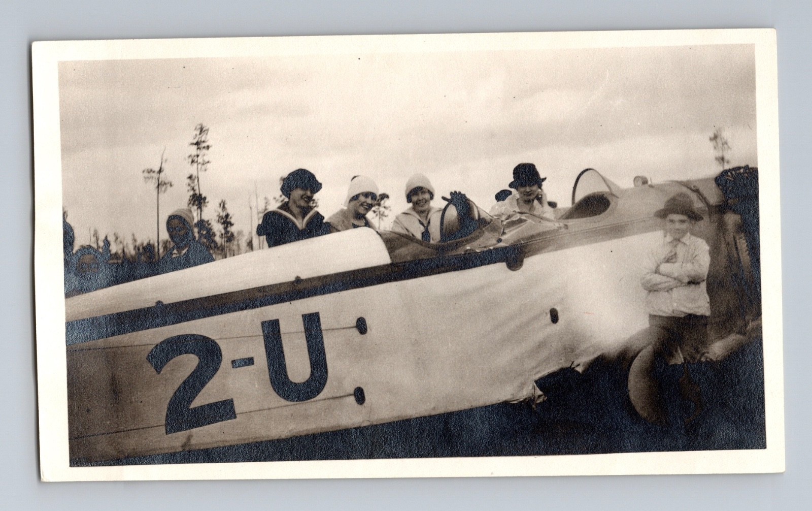 WWI Glider Plane With Family Standing Around Aircraft Photo 2-U German WWI Glider Plane With Family Standing Around Aircraft Photo 2-U German