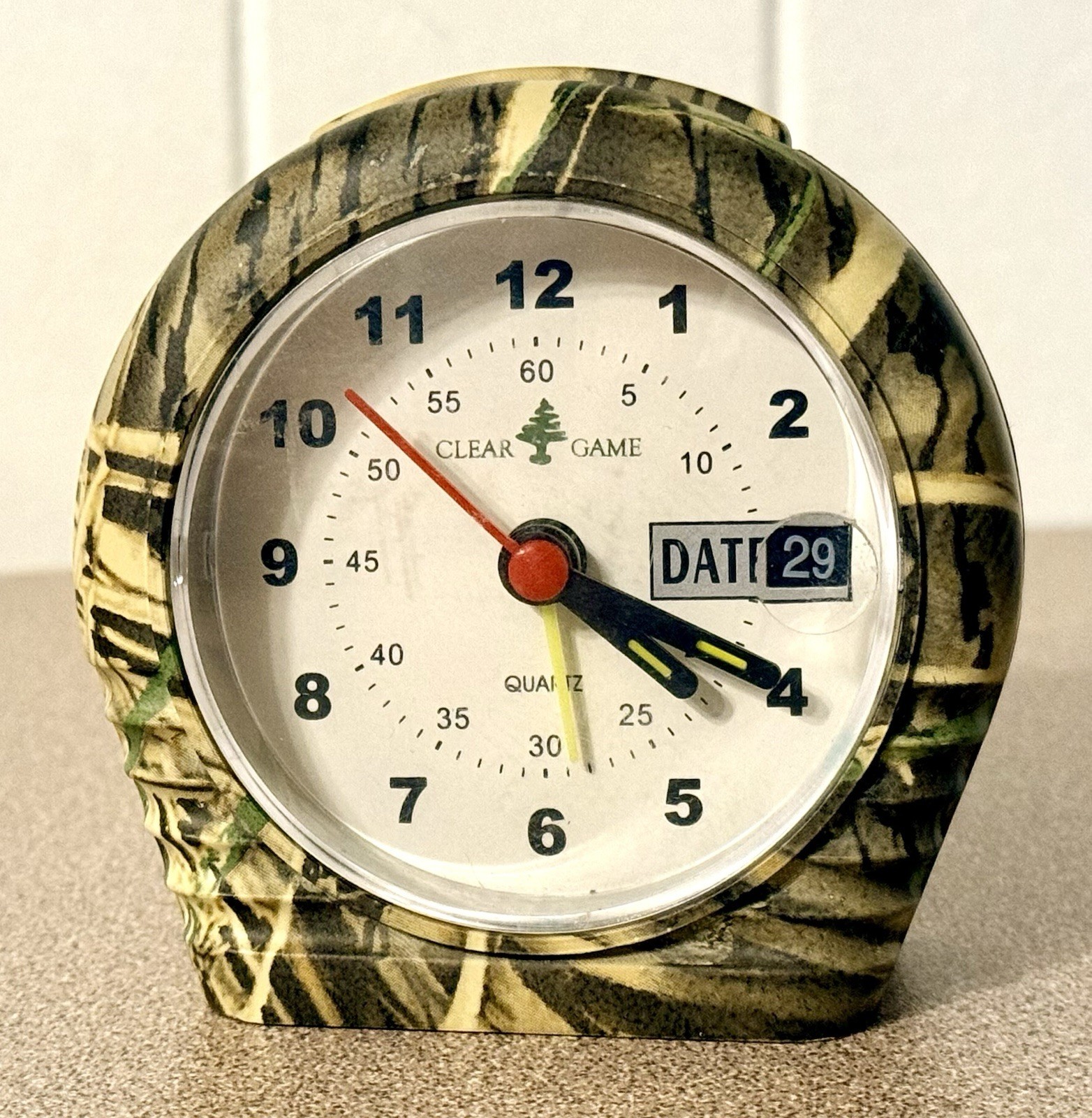 VTG Clear Game Camo Alarm Clock Quartz Date Shadow Grass Hunting Cabin⁠