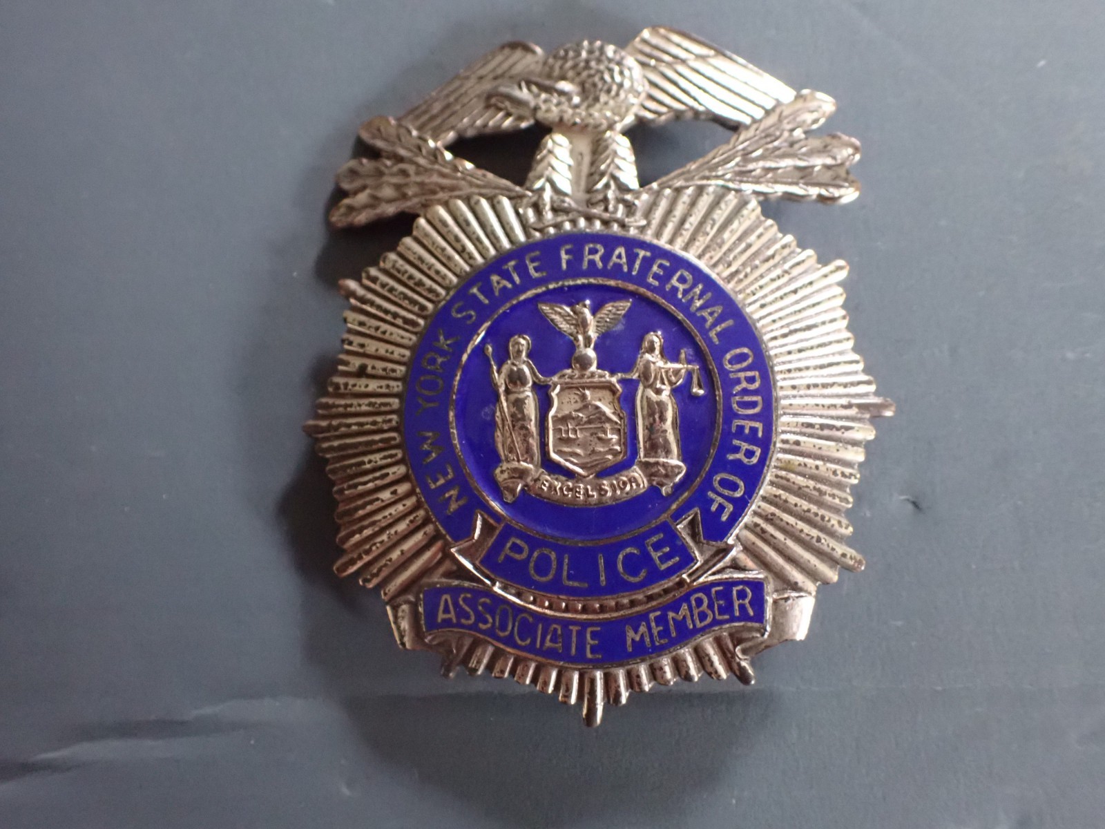 Vintage New York State new York city   3/4” Lapel Pin