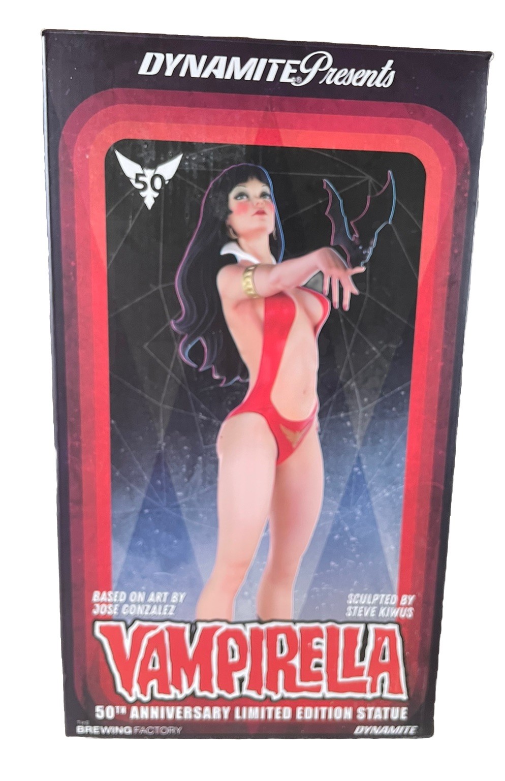 Vampirella Statue Standard Edition Jose Gonzalez DYNAMITE New In Box Vampirella Statue Standard Edition Jose Gonzalez DYNAMITE New In Box
