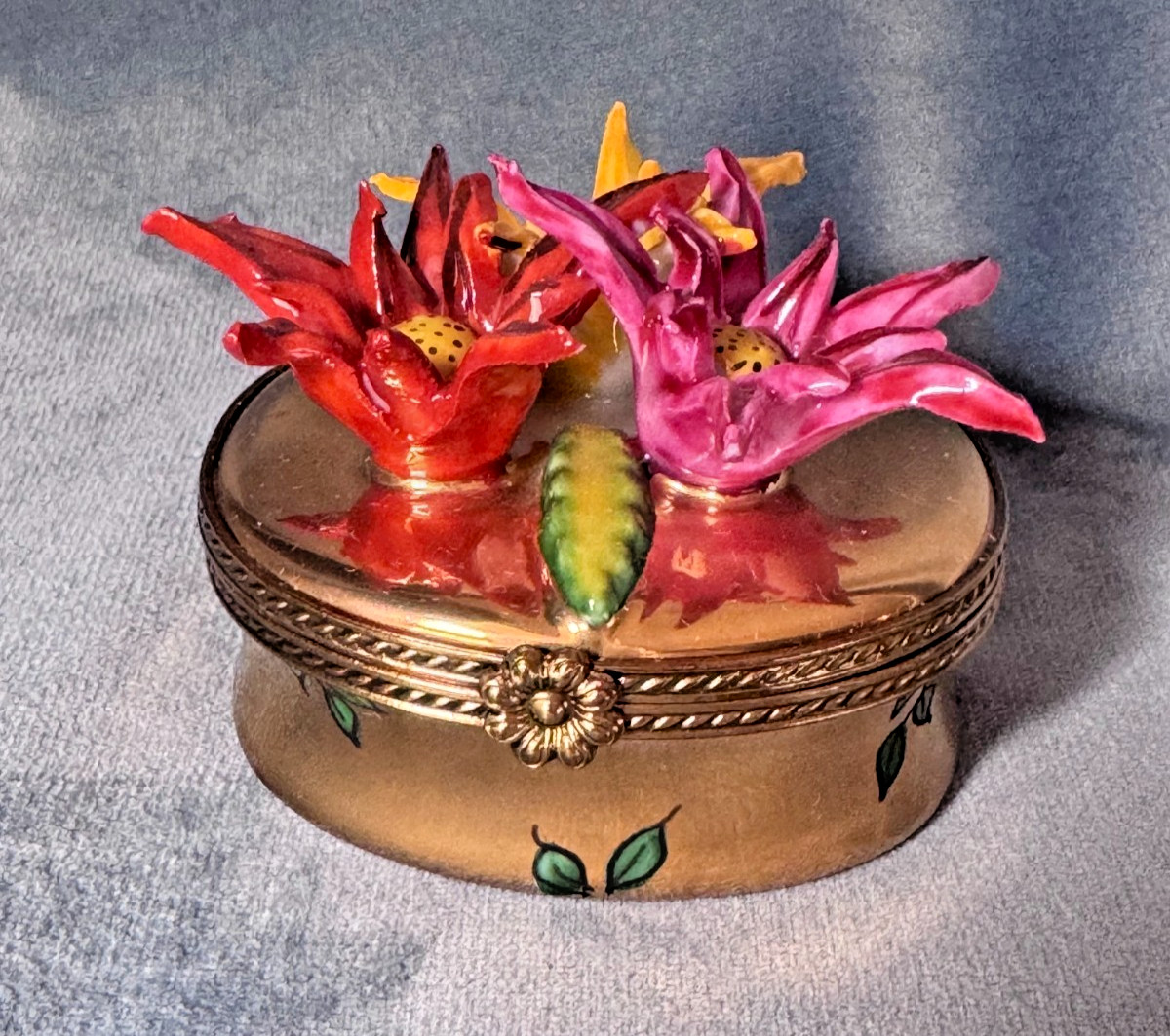 RMC Limoges France Trinket Box Peint Main 3D Flower Fold LE 34/500