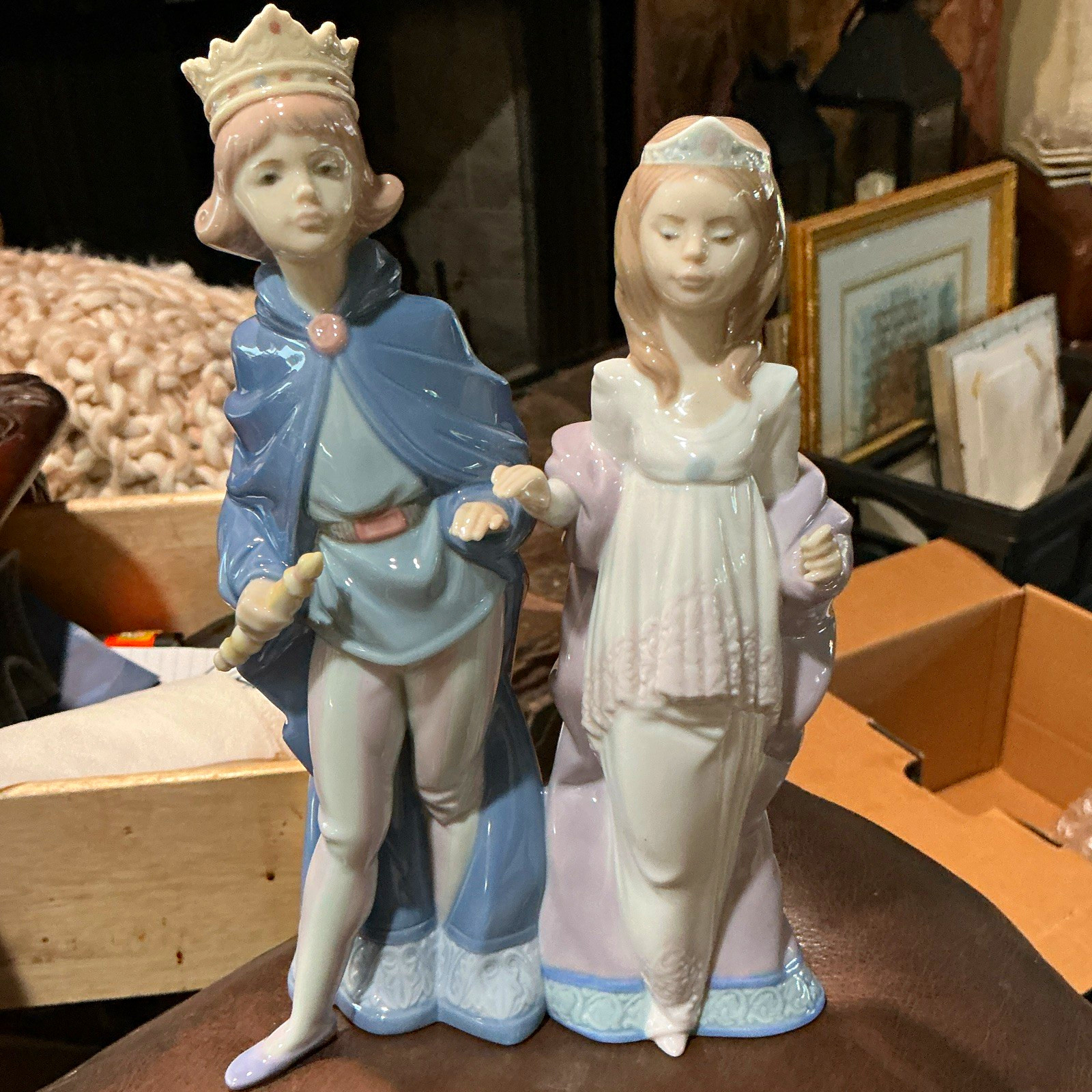 Lladró  #6116 “Medieval Majesty” Porcelain Figurine Hand Painted Signed 7.5 in