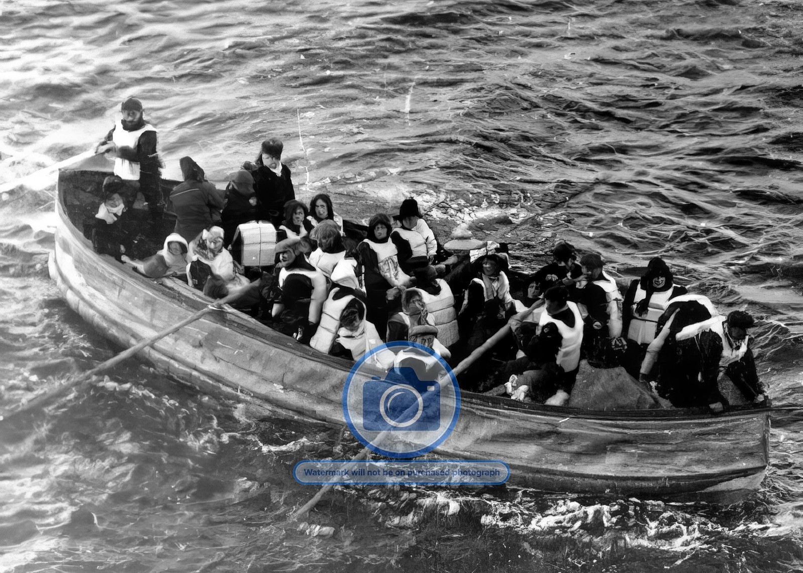 RMS TITANIC LIFEBOAT SURVIVORS TRAGEDY PHOTO TAKE FROM SS CARPATHIA 5X7 PHOTO RMS TITANIC LIFEBOAT SURVIVORS TRAGEDY PHOTO TAKE FROM SS CARPATHIA 5X7 PHOTO