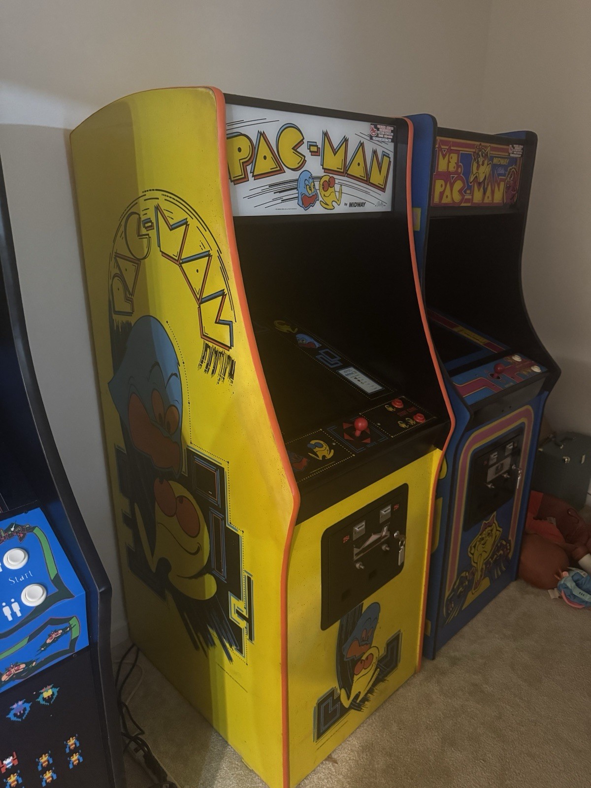 Pac-Man Arcade Machine (Vintage) Pac-Man Arcade Machine (Vintage)