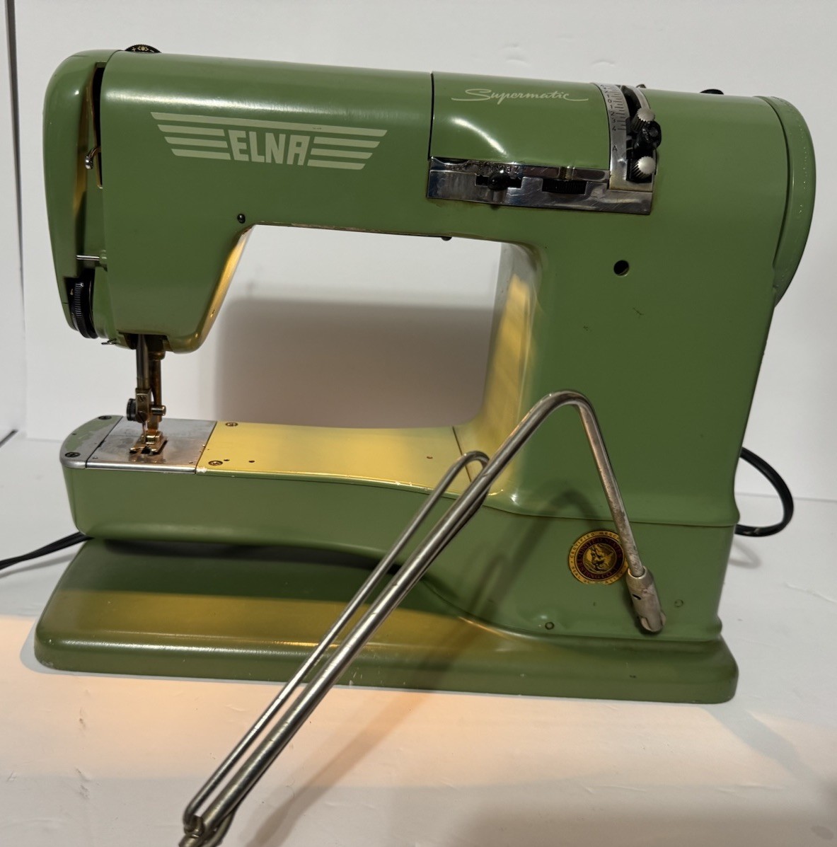 Vintage ELNA Supermatic 722010 Sewing Machine \ Vintage ELNA Supermatic 722010 Sewing Machine \