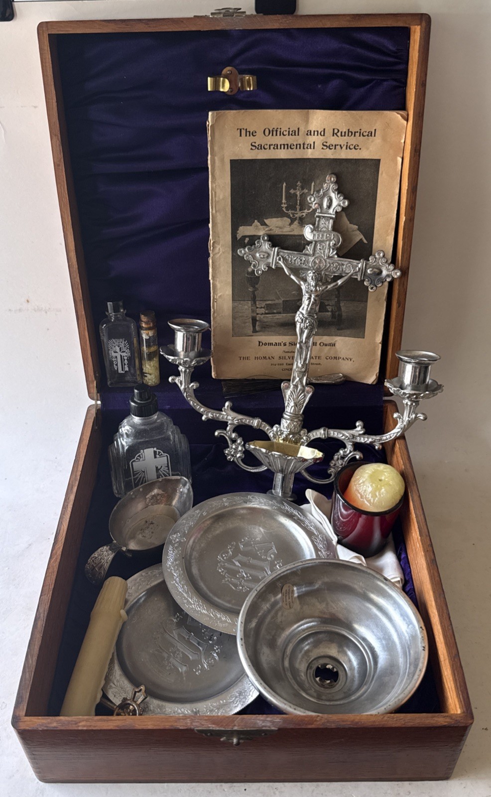 ANTIQUE SICK CALL LAST RITE SET IN WOOD BOX HOMAN SILVER PLATE CIRCA 1896 - 1897