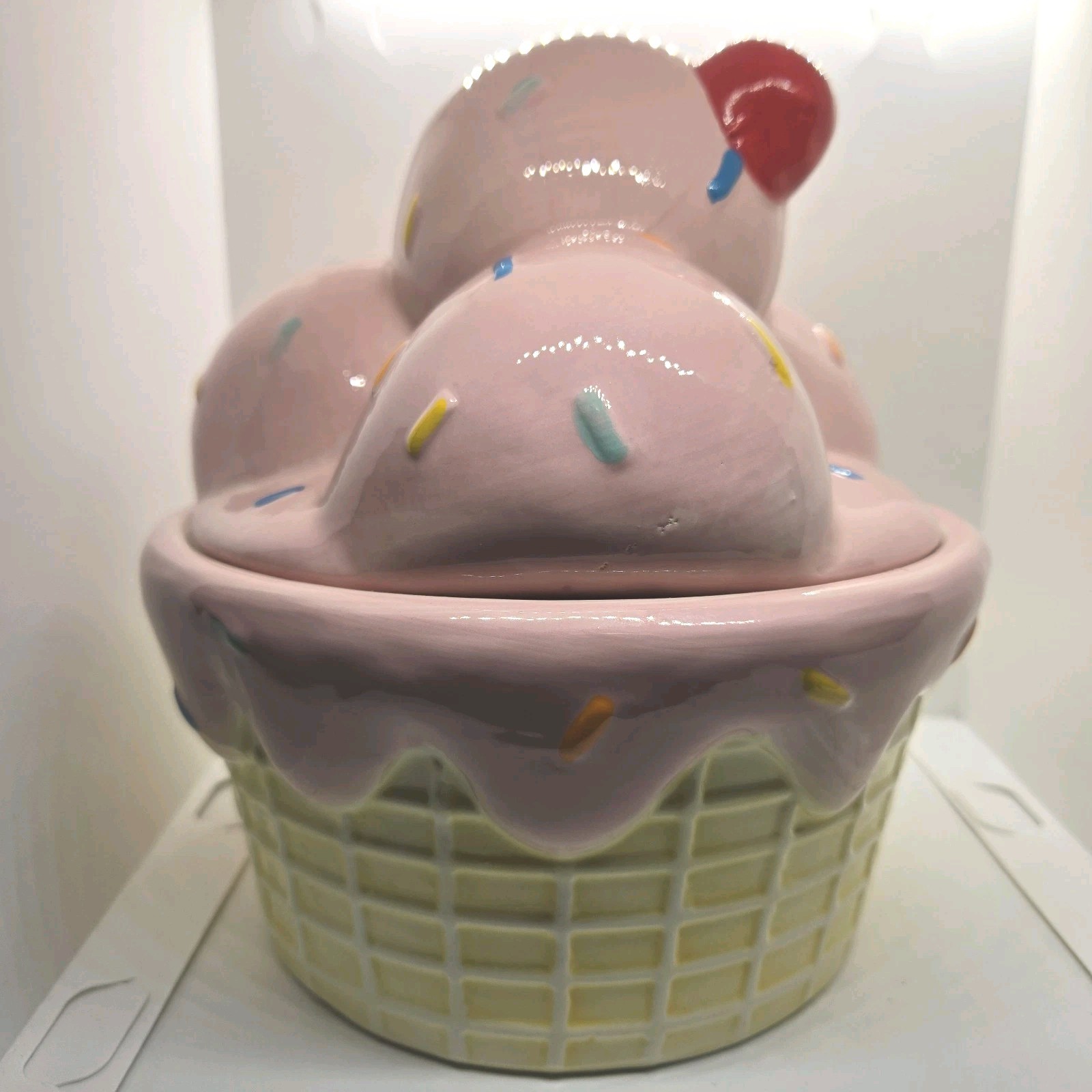HEB Destination Holiday Ice Cream Cone Canister in Pink W/Sprinkles ***READ HEB Destination Holiday Ice Cream Cone Canister in Pink W/Sprinkles ***READ