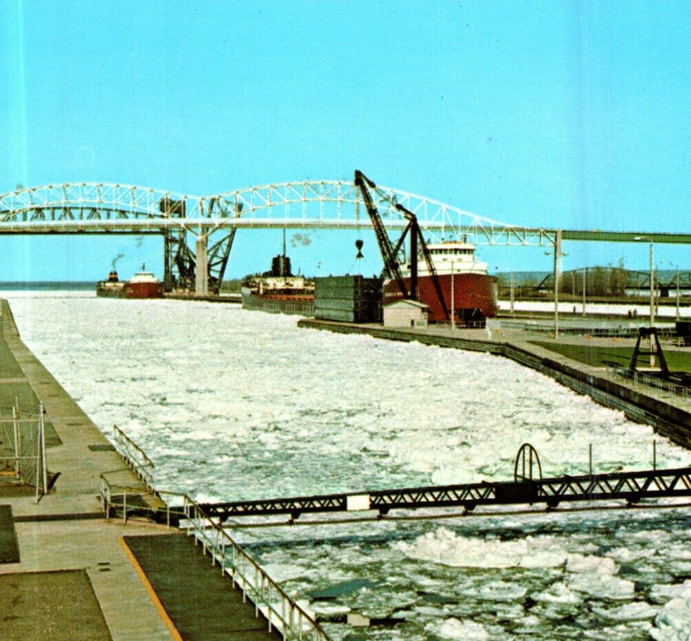 Michigan Sault Ste. Marie Vintage Postcard Ice Floes Soo Locks Ships-Bri-24