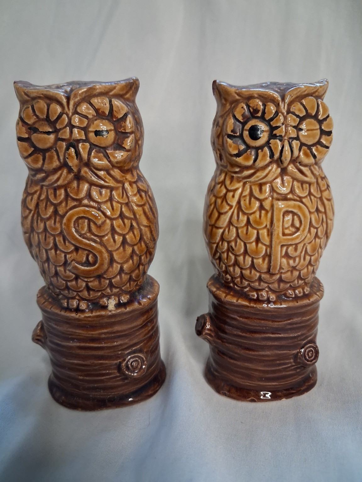 Vintage Owl Salt Pepper Shakers Ceramic Brown Tree Stump S P Figural Pair