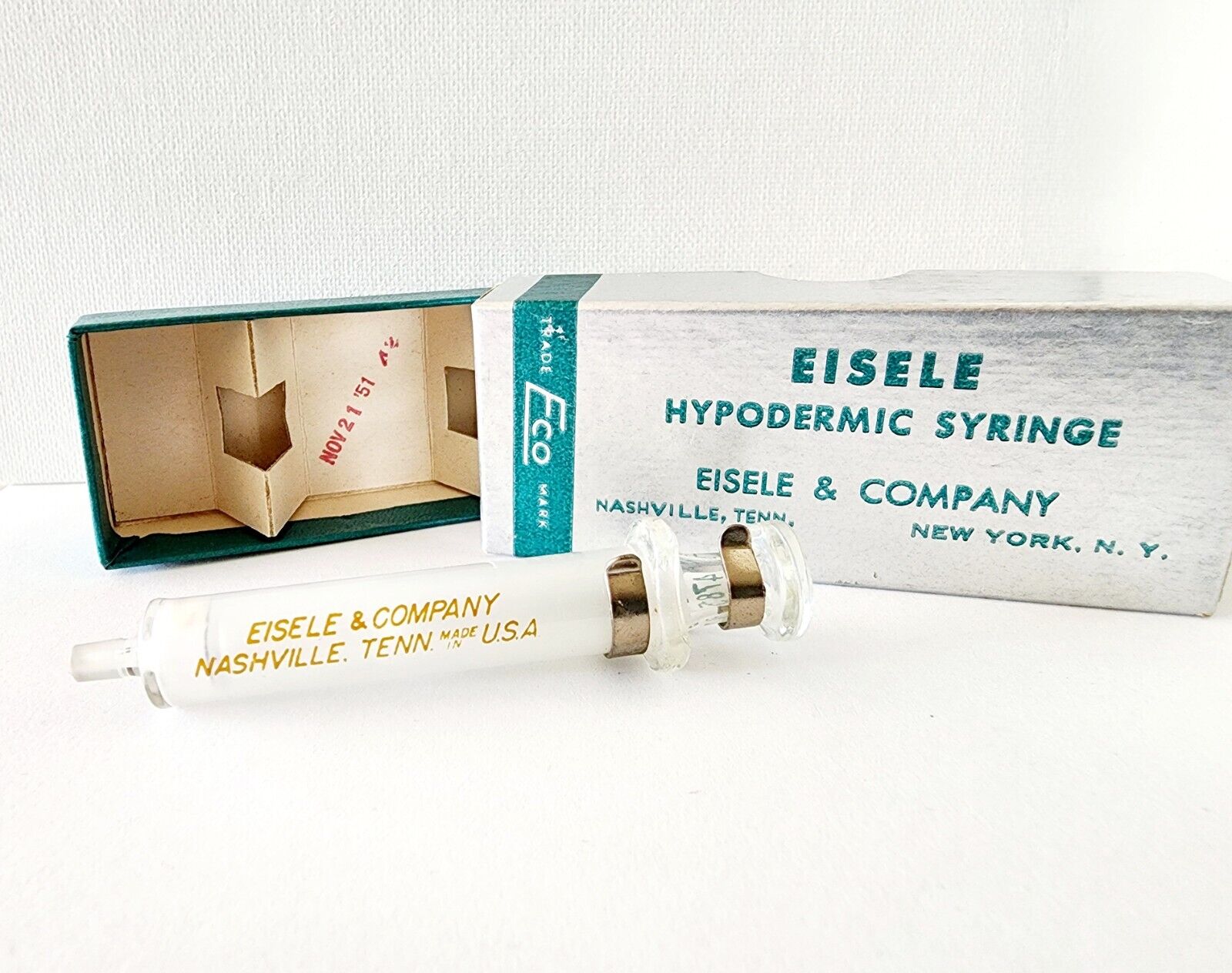 Vintage Eisele Hypodermic Glass Syringe 2CC #4785 from 1951 in original package
