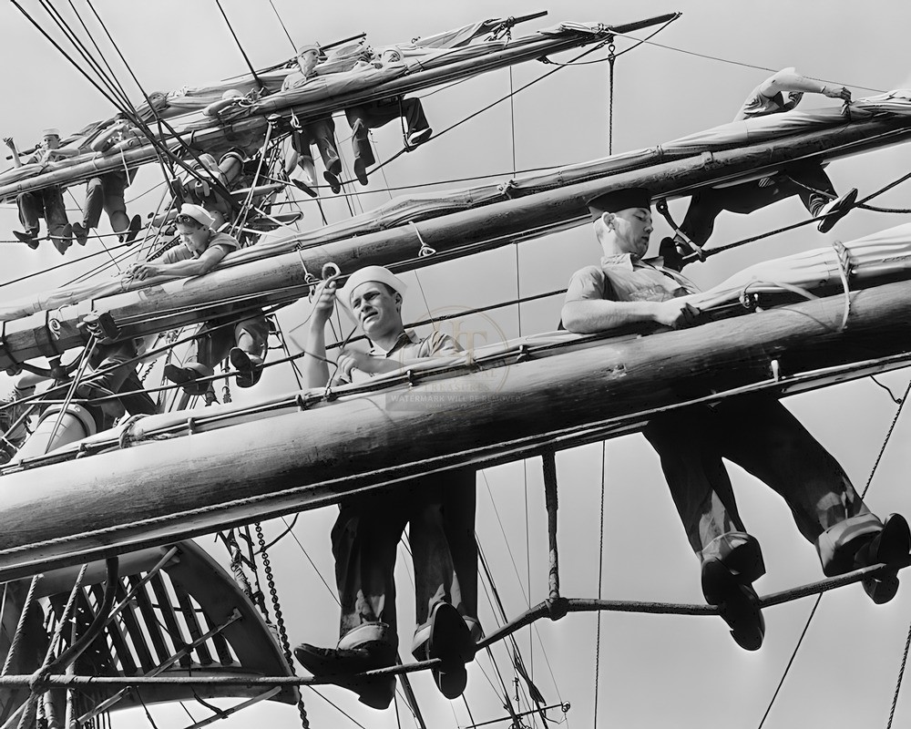 St. Petersburg Florida Naval Training Recruits WWII 8x10 Glossy Print HT4136611