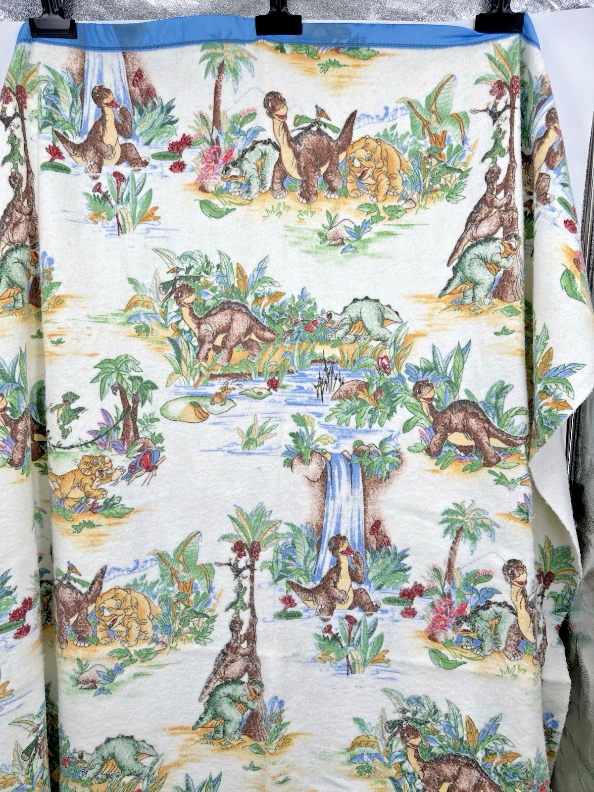 Vintage LAND BEFORE TIME Acrylic Blanket Rare 80s 70 x 86 Vintage LAND BEFORE TIME Acrylic Blanket Rare 80s 70 x 86