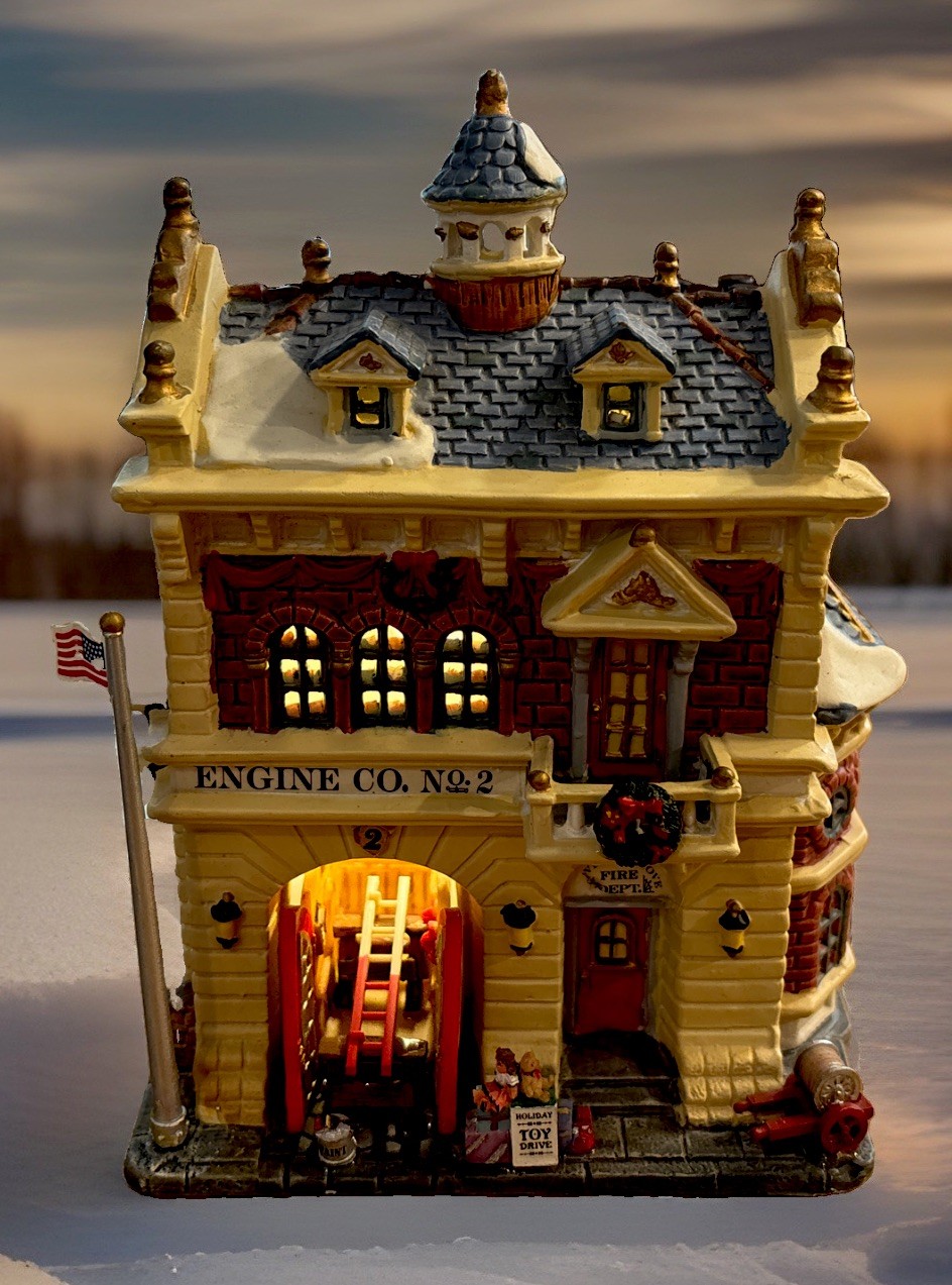 Lemax 2003 Christmas Village Engine Co No. 2 Fire Department Toy Drive Nice