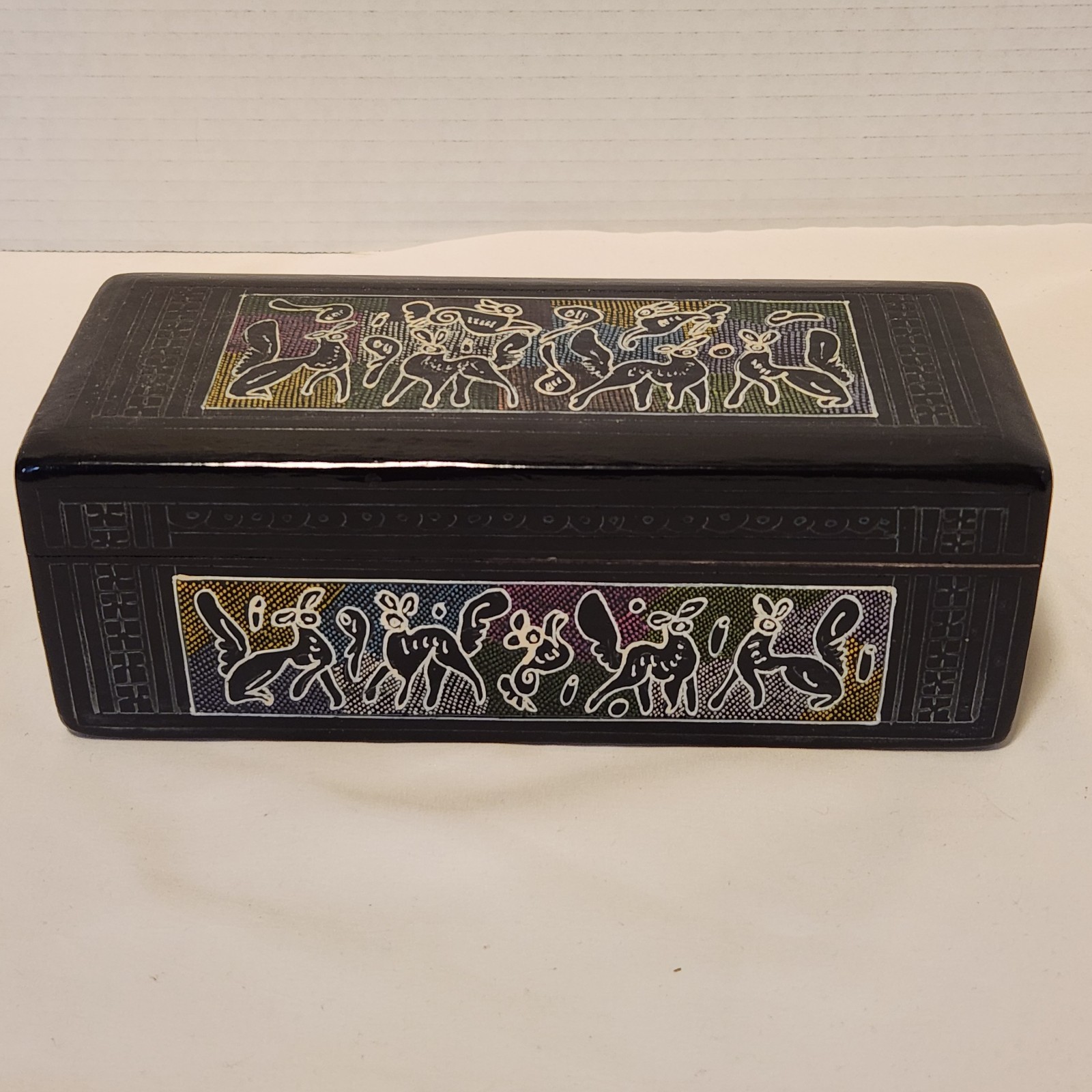 Vintage Olinalá Lacquer Box - Mexican Folk Art - Hand-Etched Rayado Animal Motif