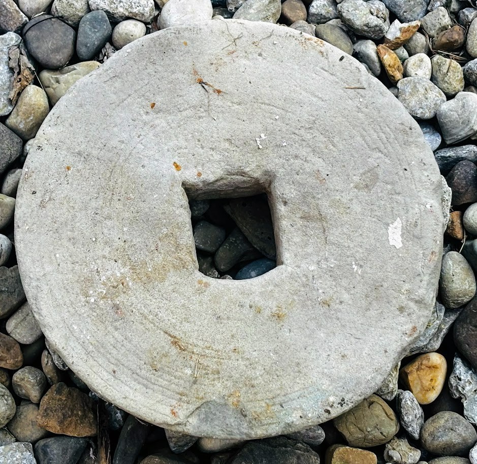Antique Small Grinding Stone Primitive Stoneware Antiques Rustic Tool Yard Decor Antique Small Grinding Stone Primitive Stoneware Antiques Rustic Tool Yard Decor