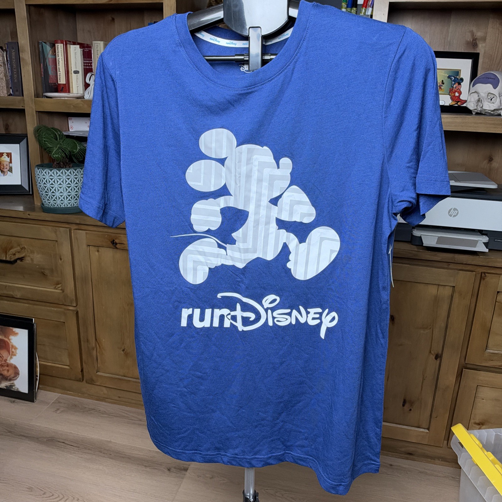 runDisney 2026 Walt Disney World Shirt adult Size m 