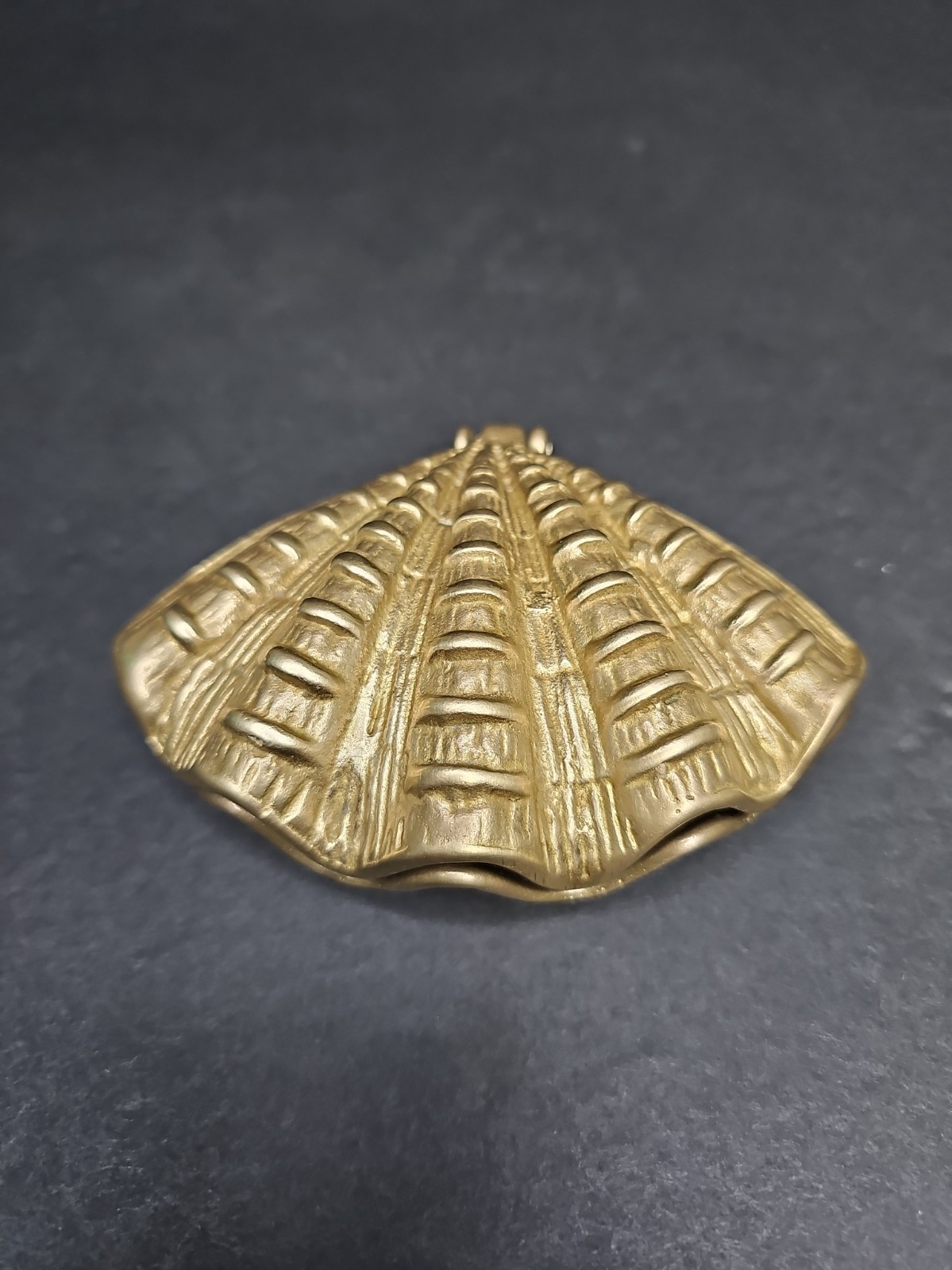 Vintage Brass Clam Shell Trinket Box Hinged Sea Shell Hollywood Regency Decor