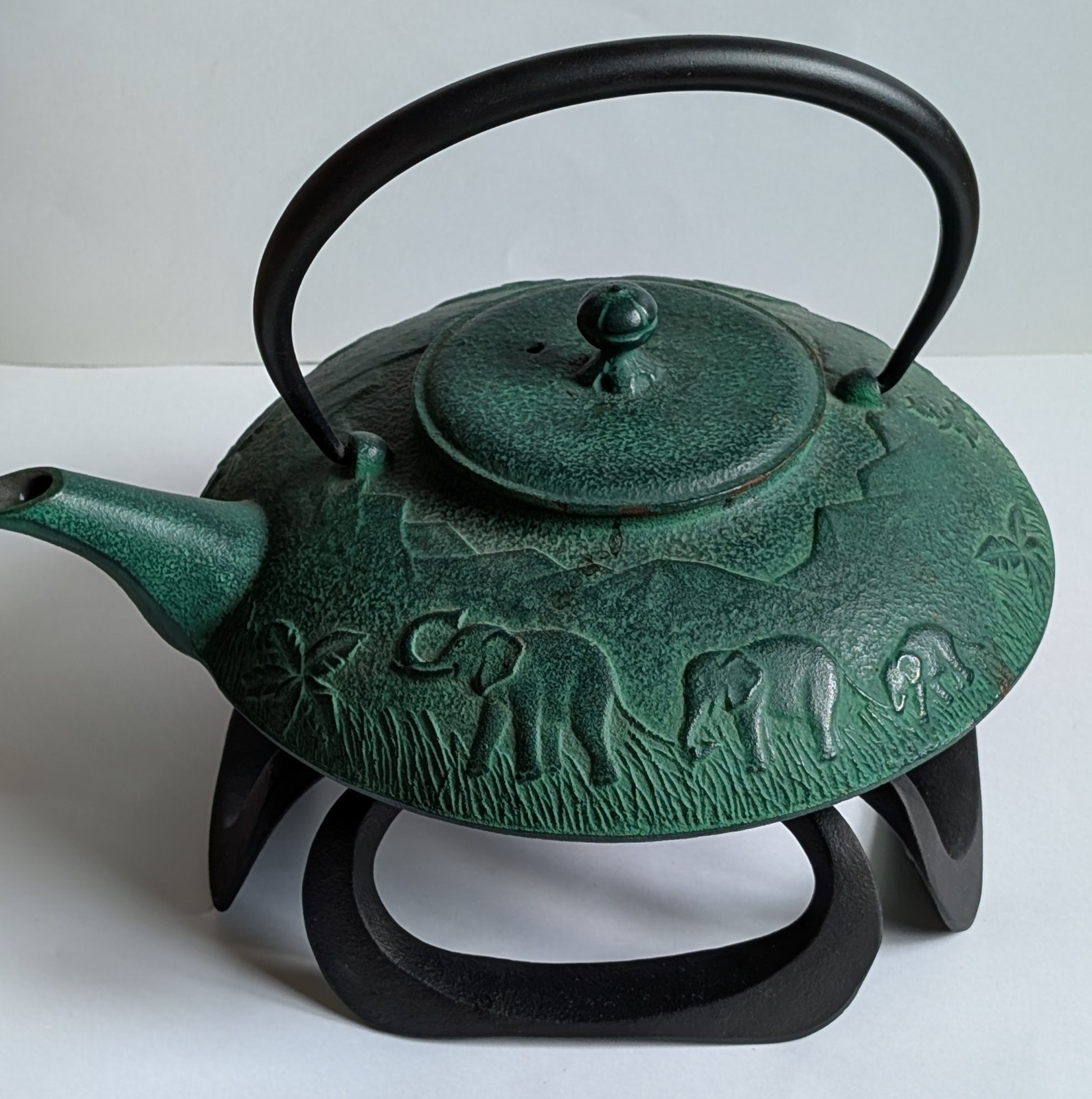 New Teavana Cast Iron Green Teapot W/Lid Elephants Parade Safari 3D New Teavana Cast Iron Green Teapot W/Lid Elephants Parade Safari 3D