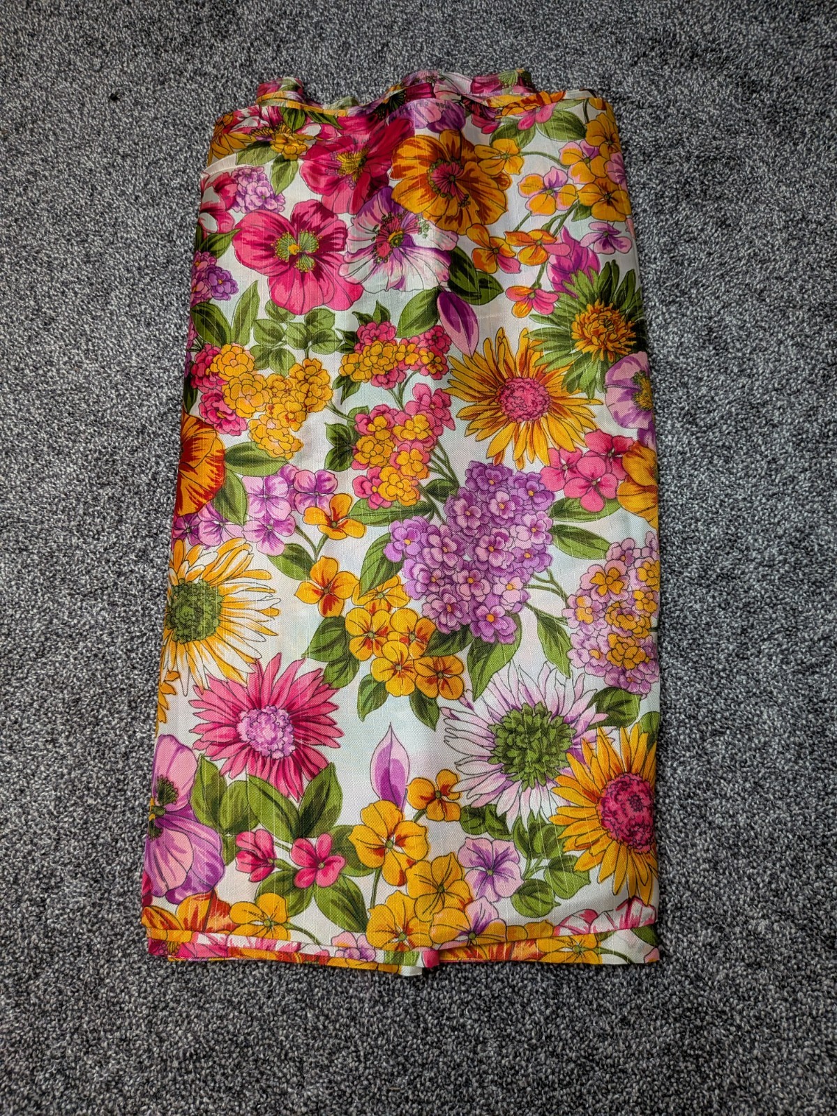 Vintage THC Hawaiian Textiles Fabric #9347 Floral Fabric Flower 6.5 Yards Floral
