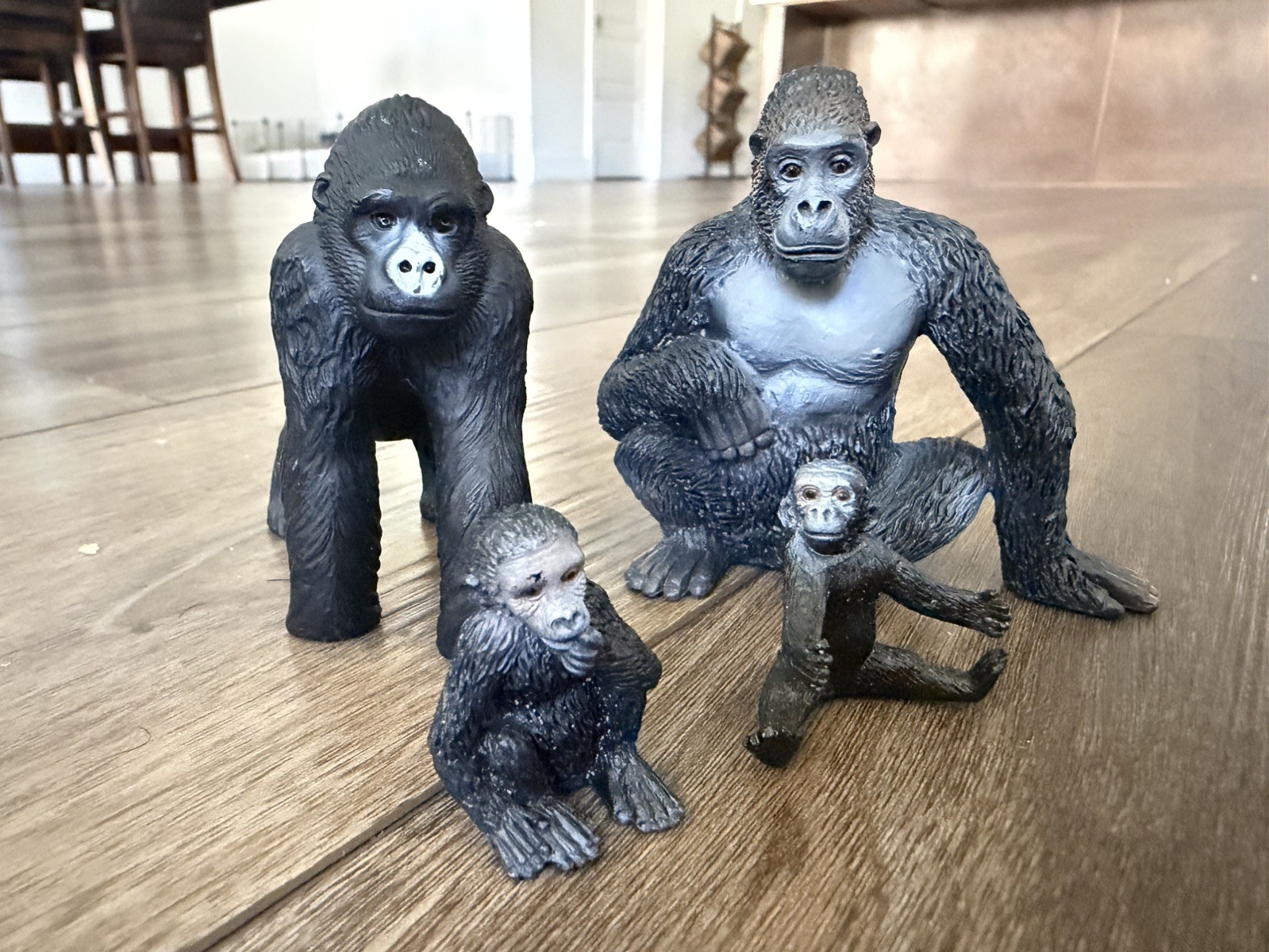 Gorilla Family Of  4 figures