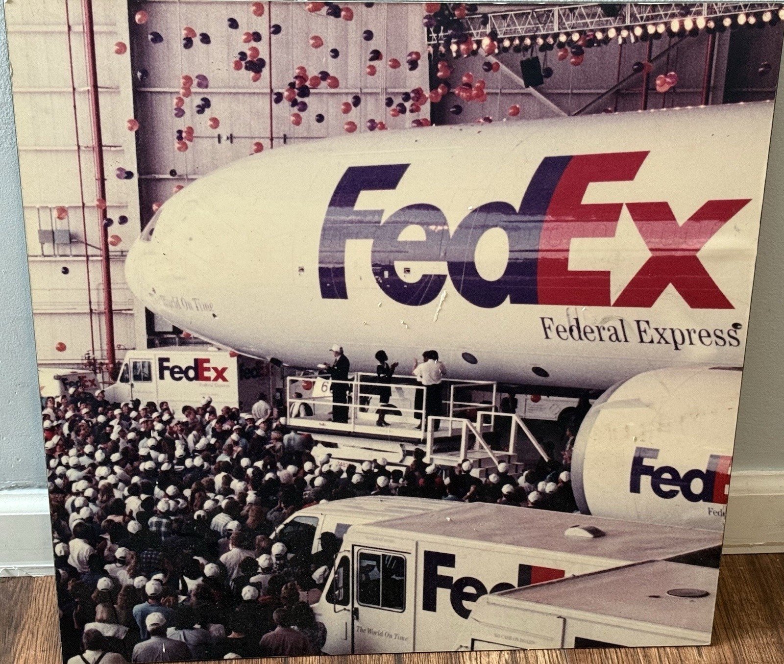 VINTAGE FEDEX FEDERAL EXPRESS PLANE BOEING LAUNCH WALL DECOR 1980s VINTAGE FEDEX FEDERAL EXPRESS PLANE BOEING LAUNCH WALL DECOR 1980s