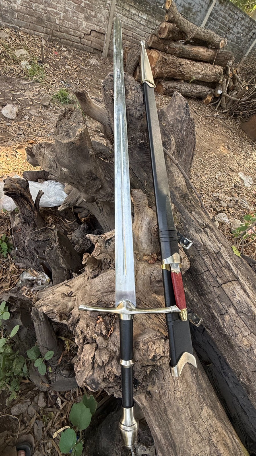 Custom Handmade Carbon Steel Blade Viking Sword , Hunting Sword , Medieval Sword Custom Handmade Carbon Steel Blade Viking Sword , Hunting Sword , Medieval Sword