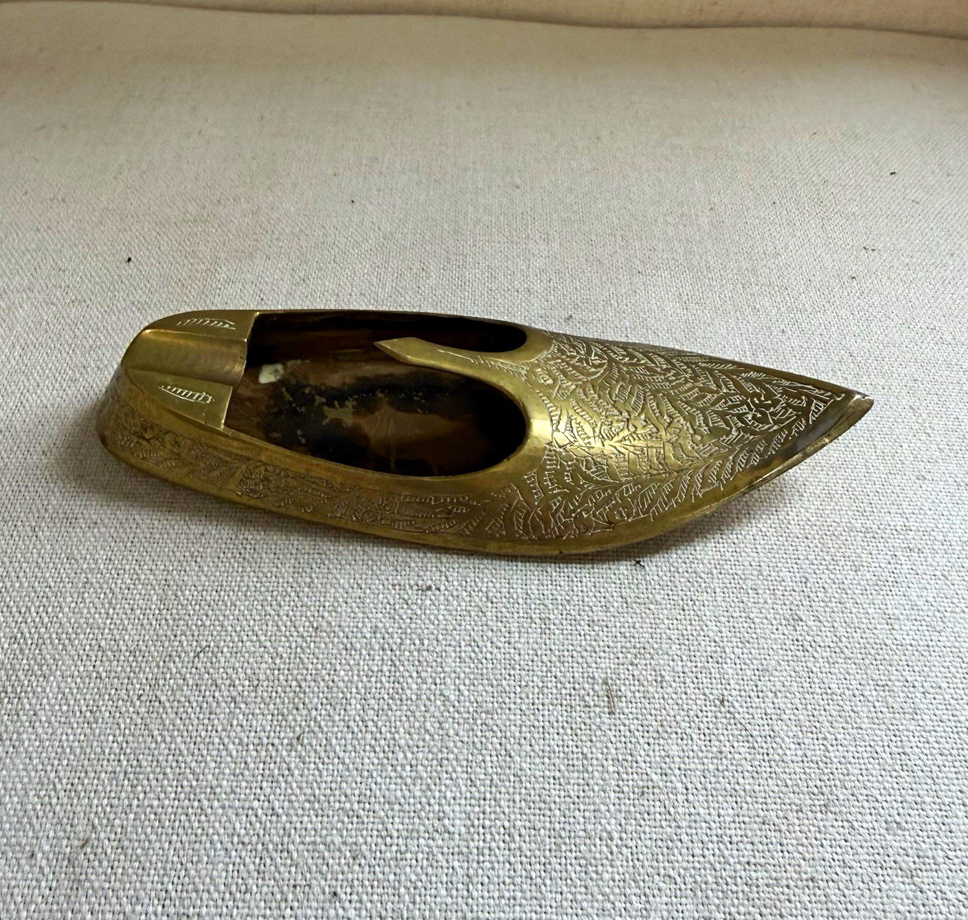 Vintage Indian Brass Slipper Shoe Ashtray Hand Engraved Aladdin Trinket Dish Vintage Indian Brass Slipper Shoe Ashtray Hand Engraved Aladdin Trinket Dish