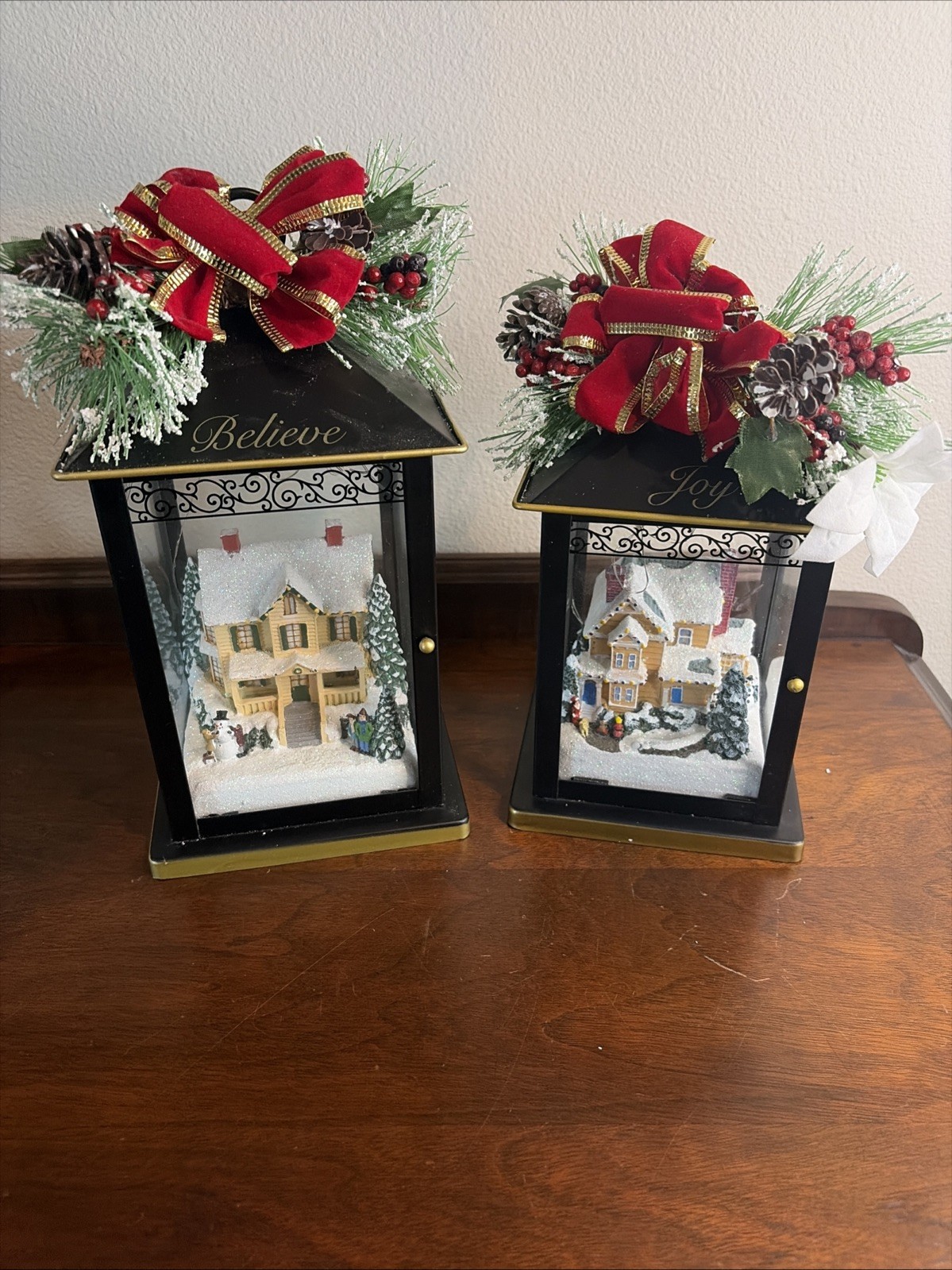 Thomas Kinkade Christmas Lantern “Joy” & “Believe” Bradford Exchange Set Of 2 Thomas Kinkade Christmas Lantern “Joy” & “Believe” Bradford Exchange Set Of 2