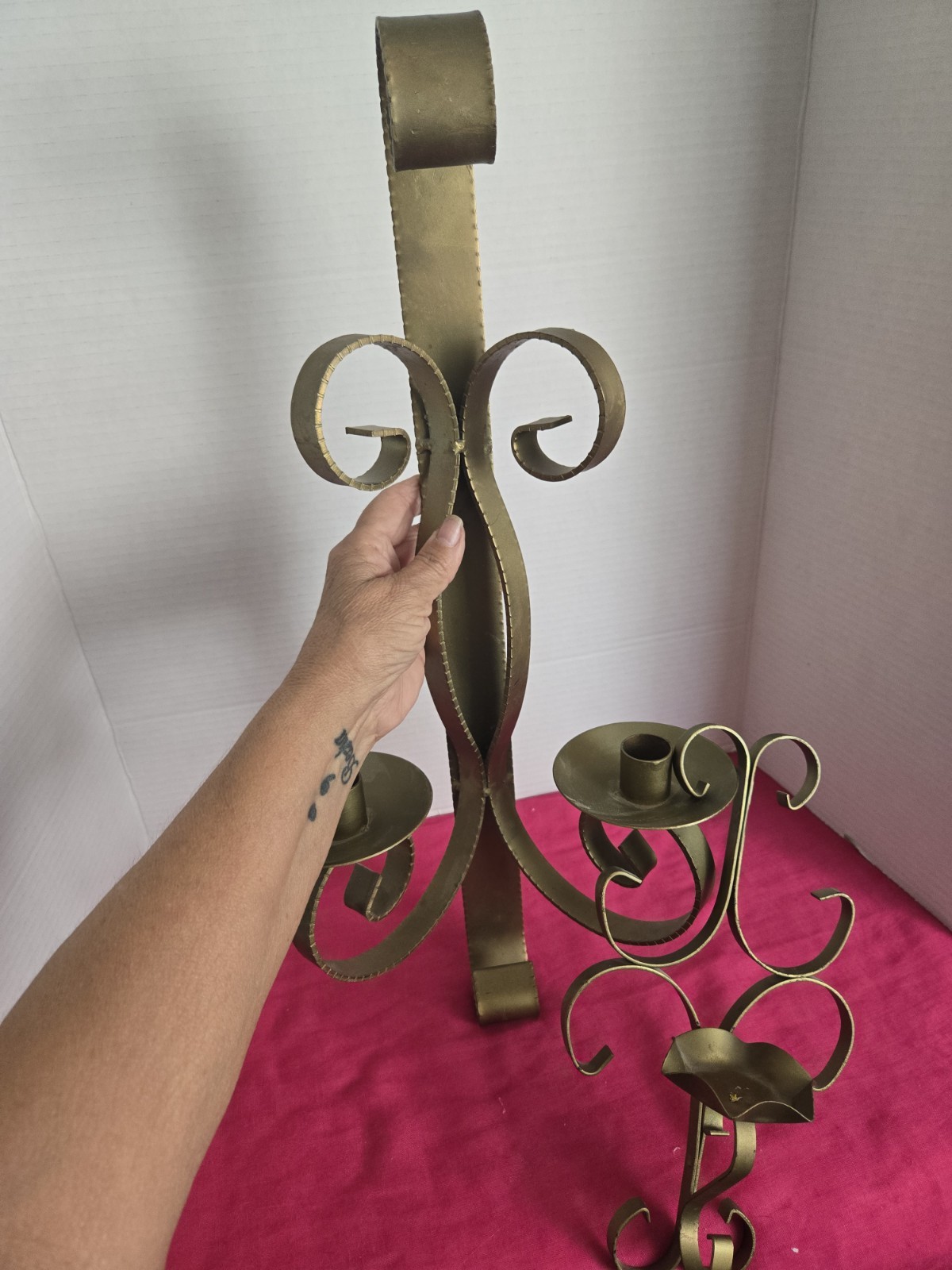 Vtg Mid-century Hollywood Regency Style Metal Scroll Wall Sconces X 2 Great Cond Vtg Mid-century Hollywood Regency Style Metal Scroll Wall Sconces X 2 Great Cond