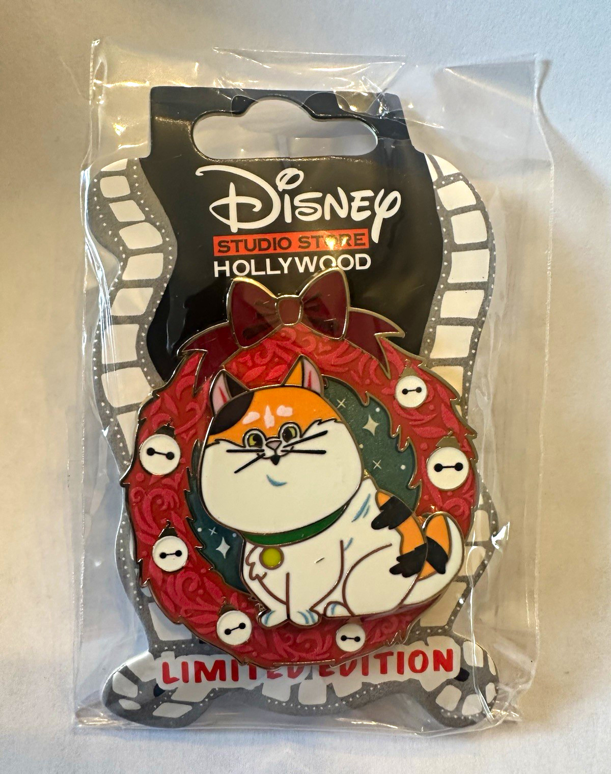 Disney Studio Store Hollywood Limited Edition Cat Wreath Pin