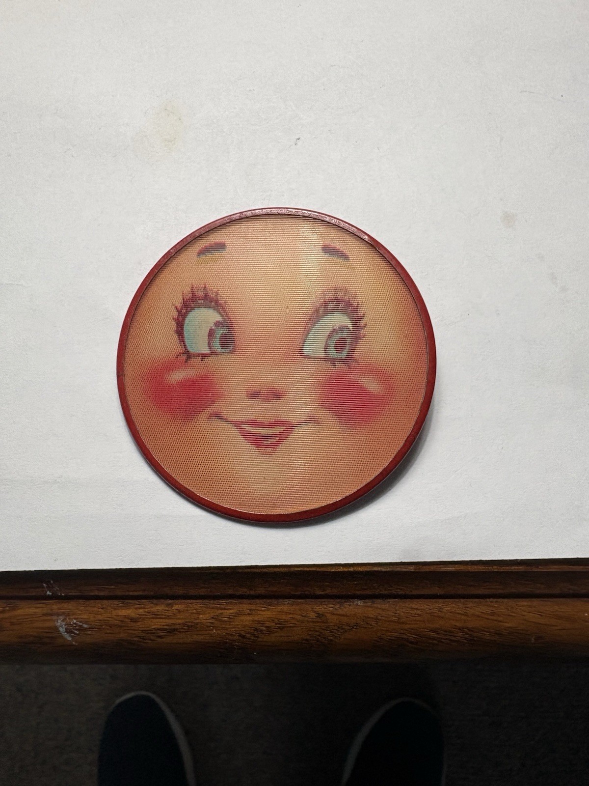Vintage 1960s Vari-Vue Baby Face Lenticular Flasher Pinback Kissing Wink 2.5”