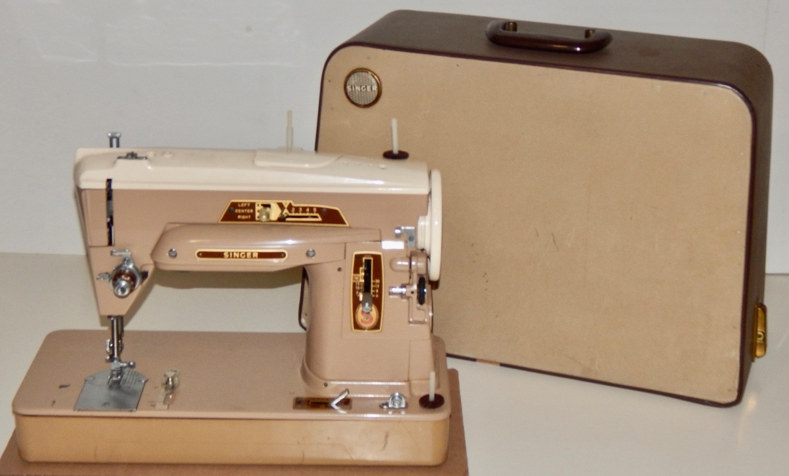 Vintage 1959 Singer 403A Sewing Machine w/ Foot Pedal & Case ~ RUNS; SEE VIDEO