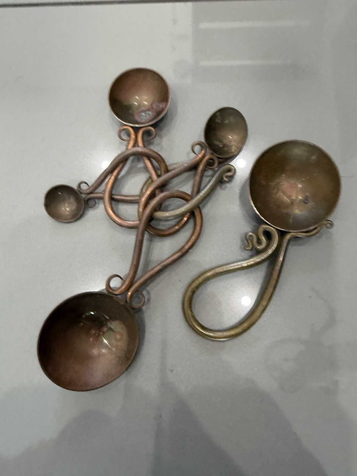 JOE SPOON Measuring Spoon Set Of 5 Plus Hook - Copper/Brass - Vintage 1988 JOE SPOON Measuring Spoon Set Of 5 Plus Hook - Copper/Brass - Vintage 1988