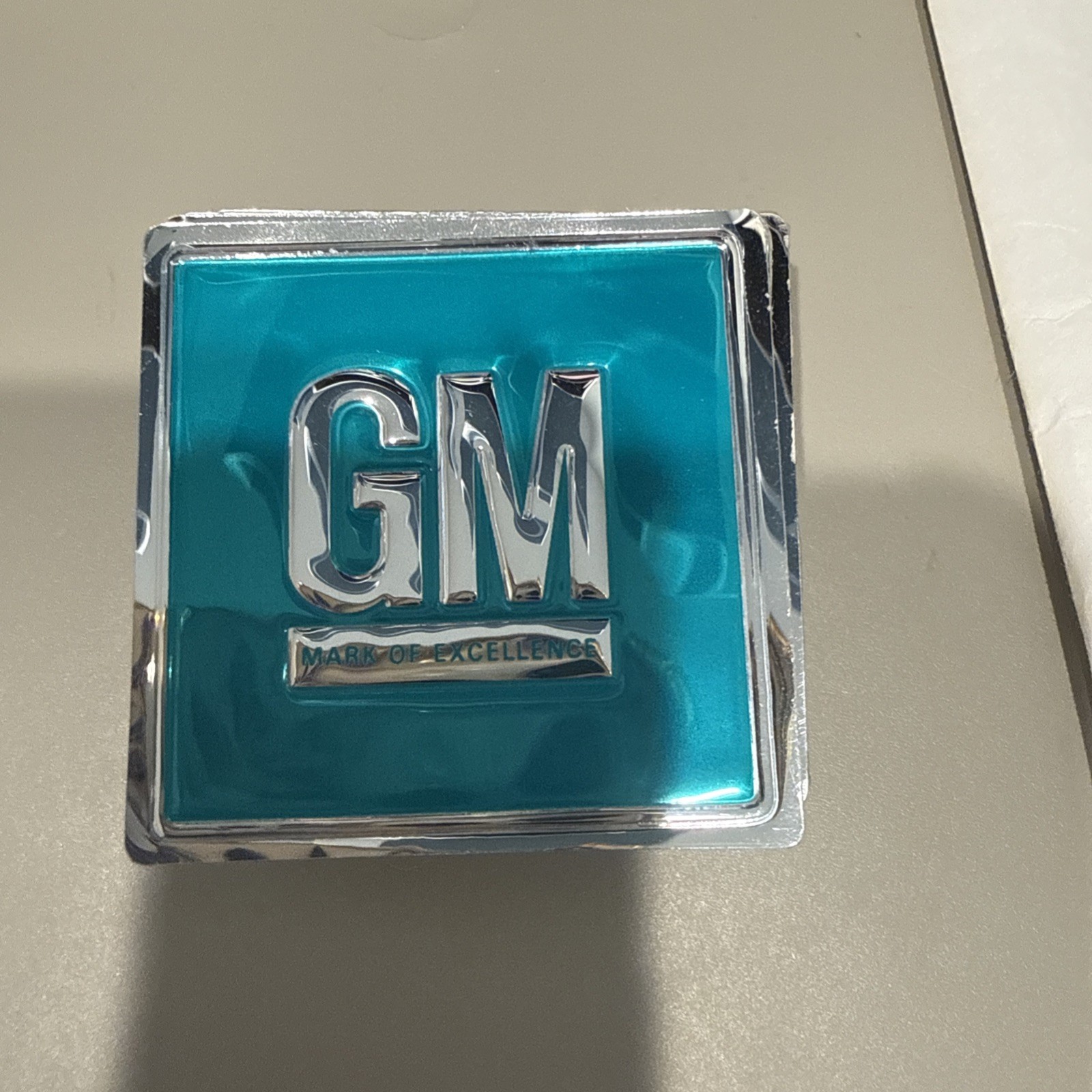VINTAGE GM GENERAL MOTORS TAG EMBLEM(sticker)