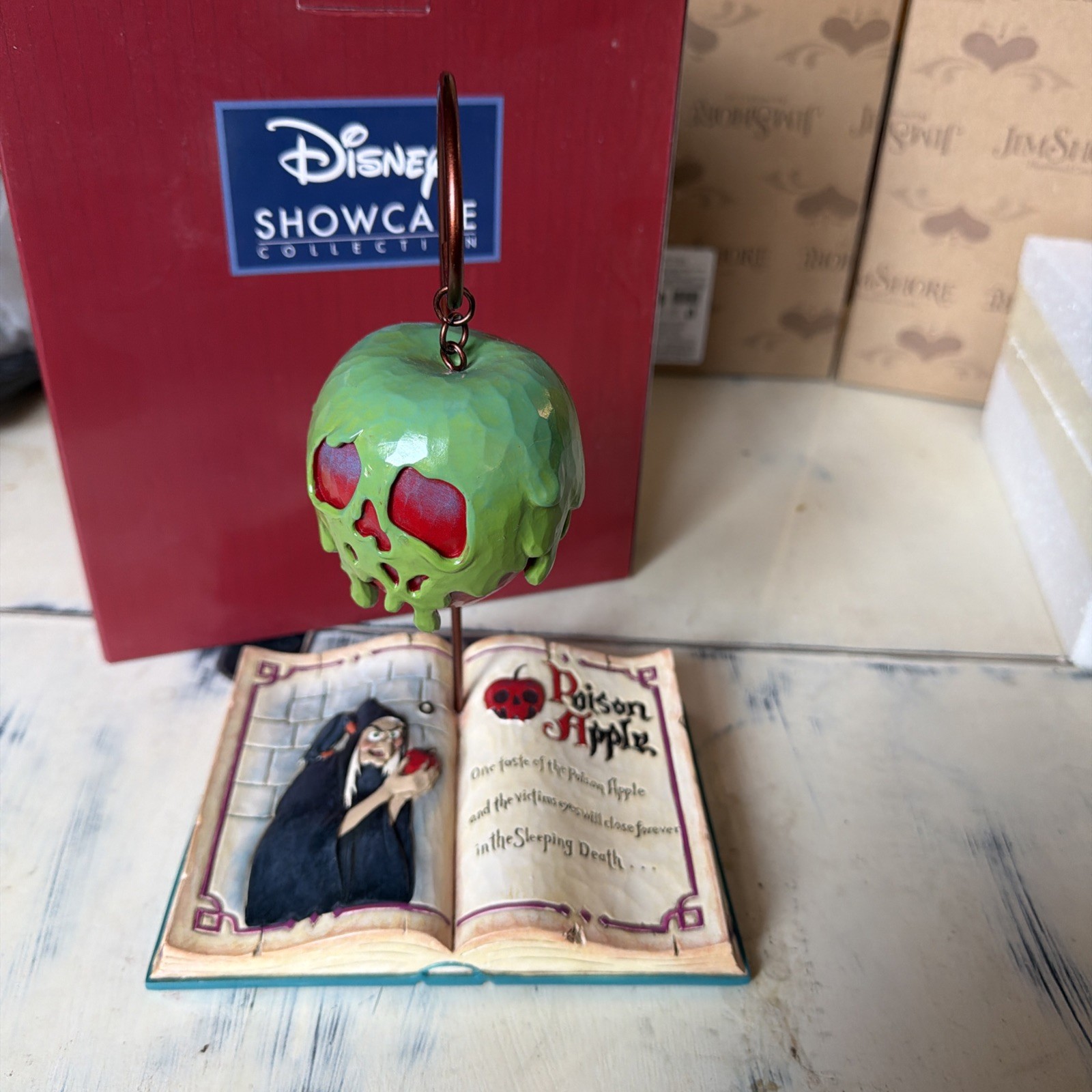 Disney Tradition Jim Shore Snow White Apple-solutely Poisonous Wicked Halloween Disney Tradition Jim Shore Snow White Apple-solutely Poisonous Wicked Halloween
