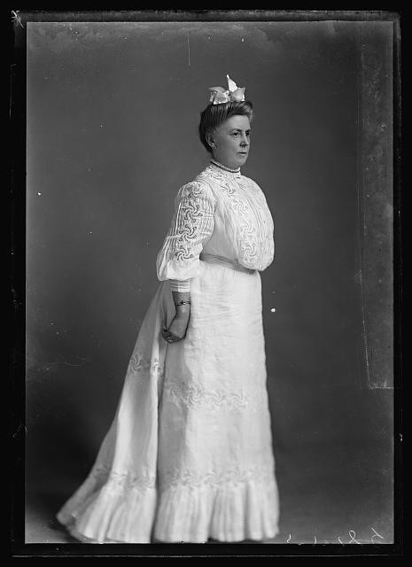 Photo:Mrs H.P. Marston Portrait in White Dress 1905-1906